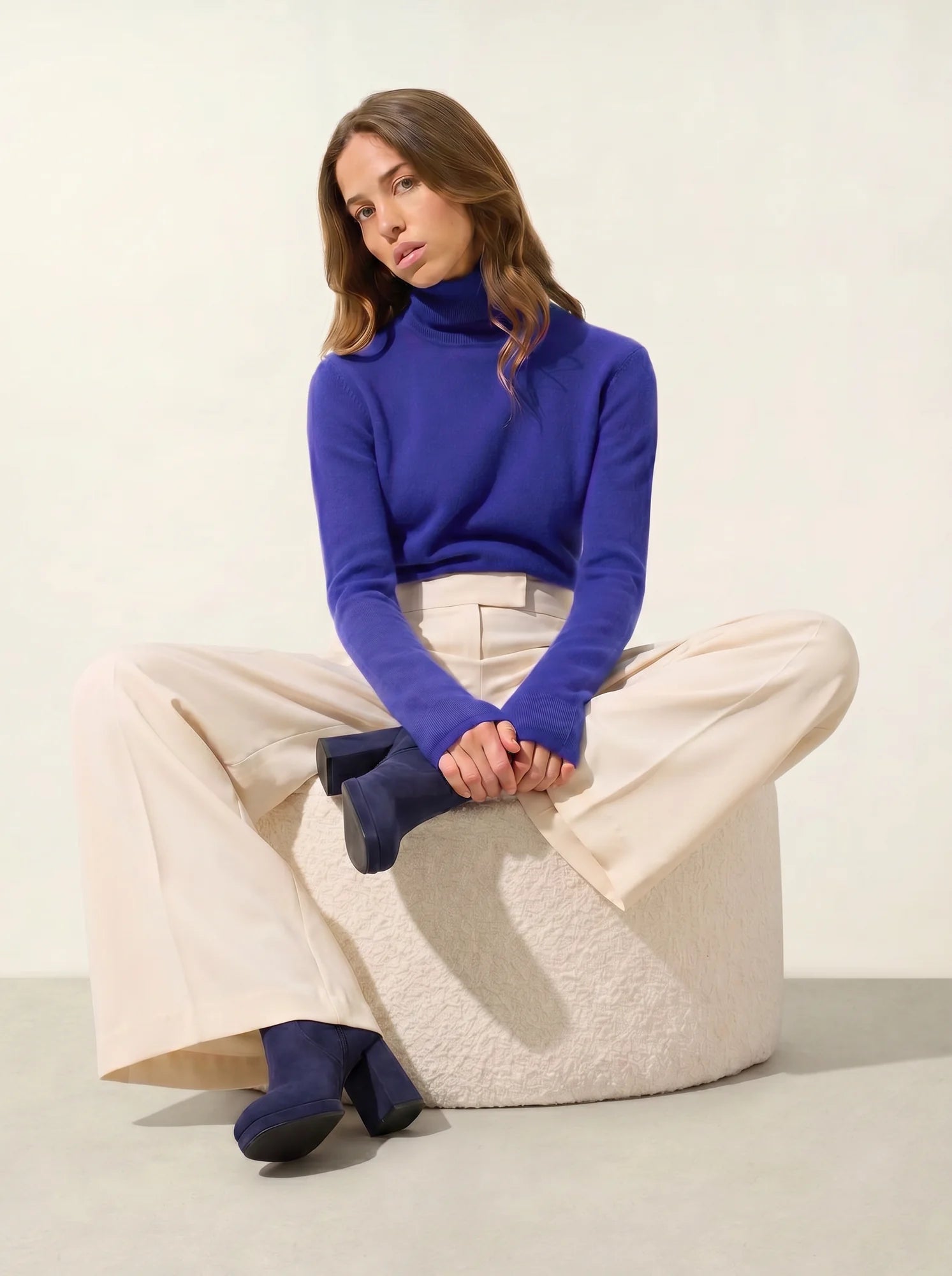 BISE pull col roulé indigo