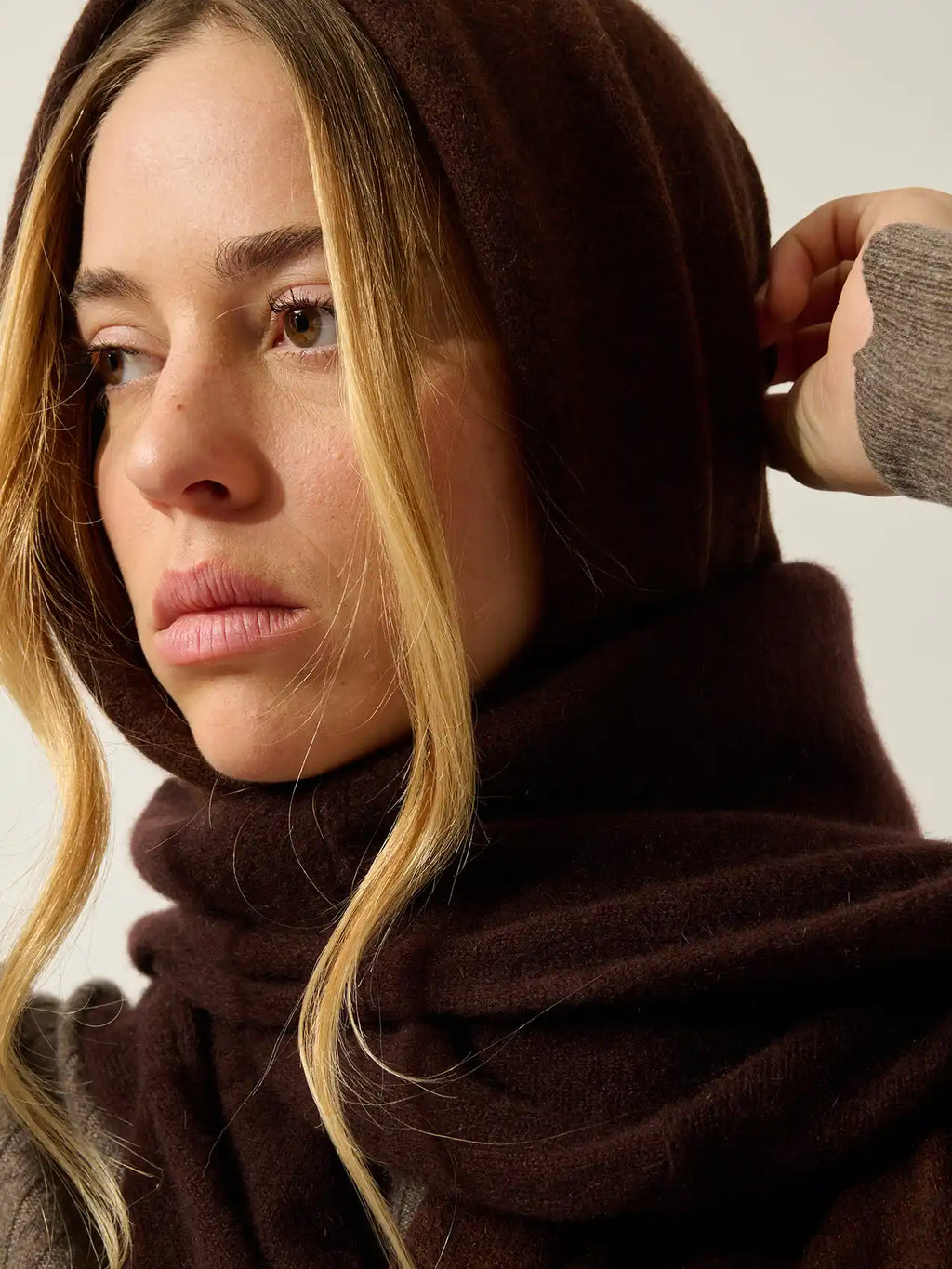 VAYMONT Scarf Coffee