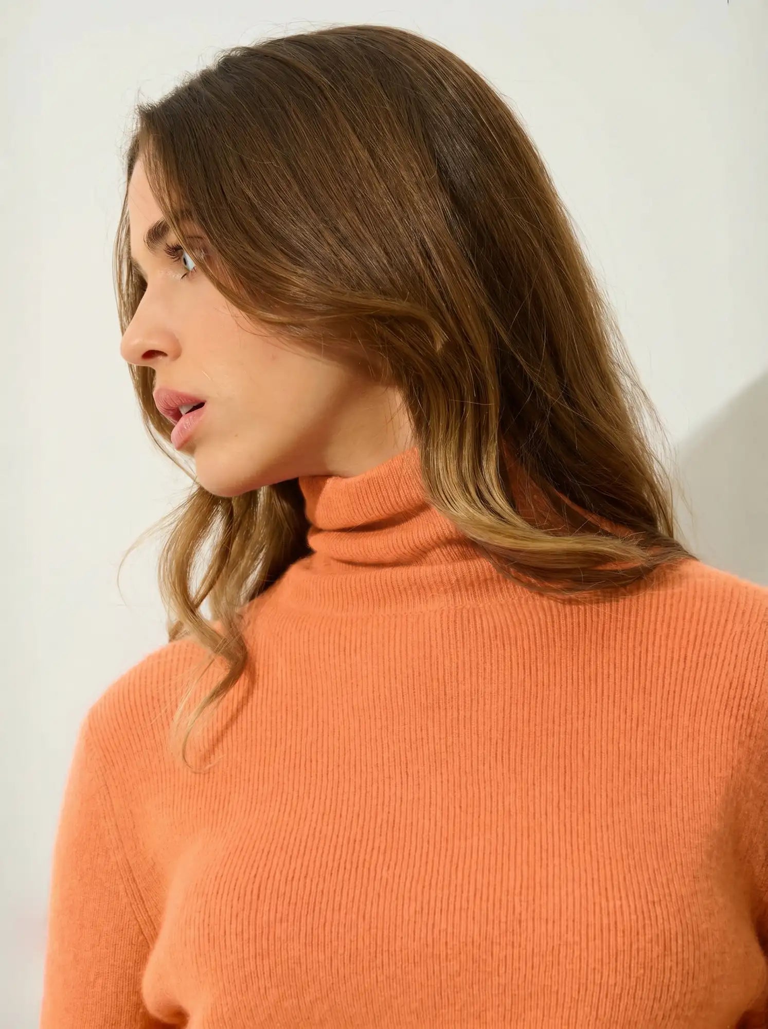 SUZIE Sweater Turtleneck Tangerine