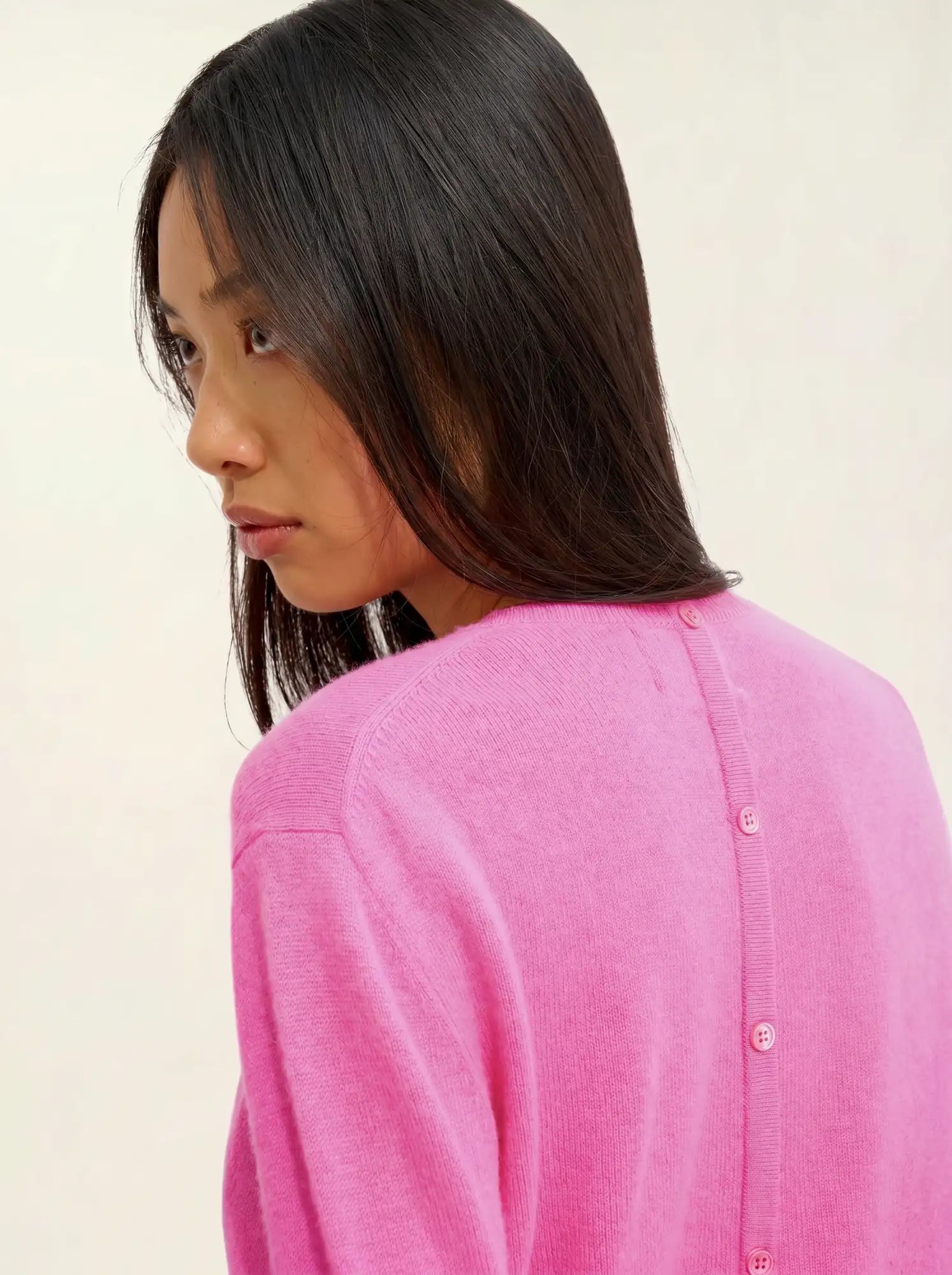 ESTARIS Sweater Crew Neck Buttoned Back Pink