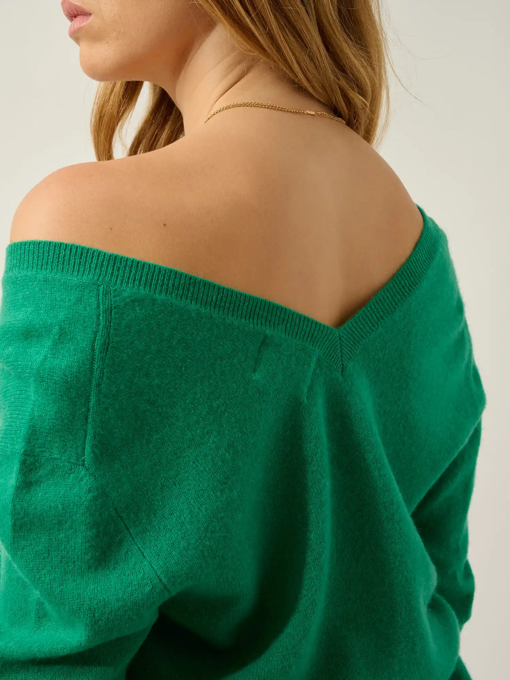 GIEGN pullover v-ausschnitt vorne und hinten minze