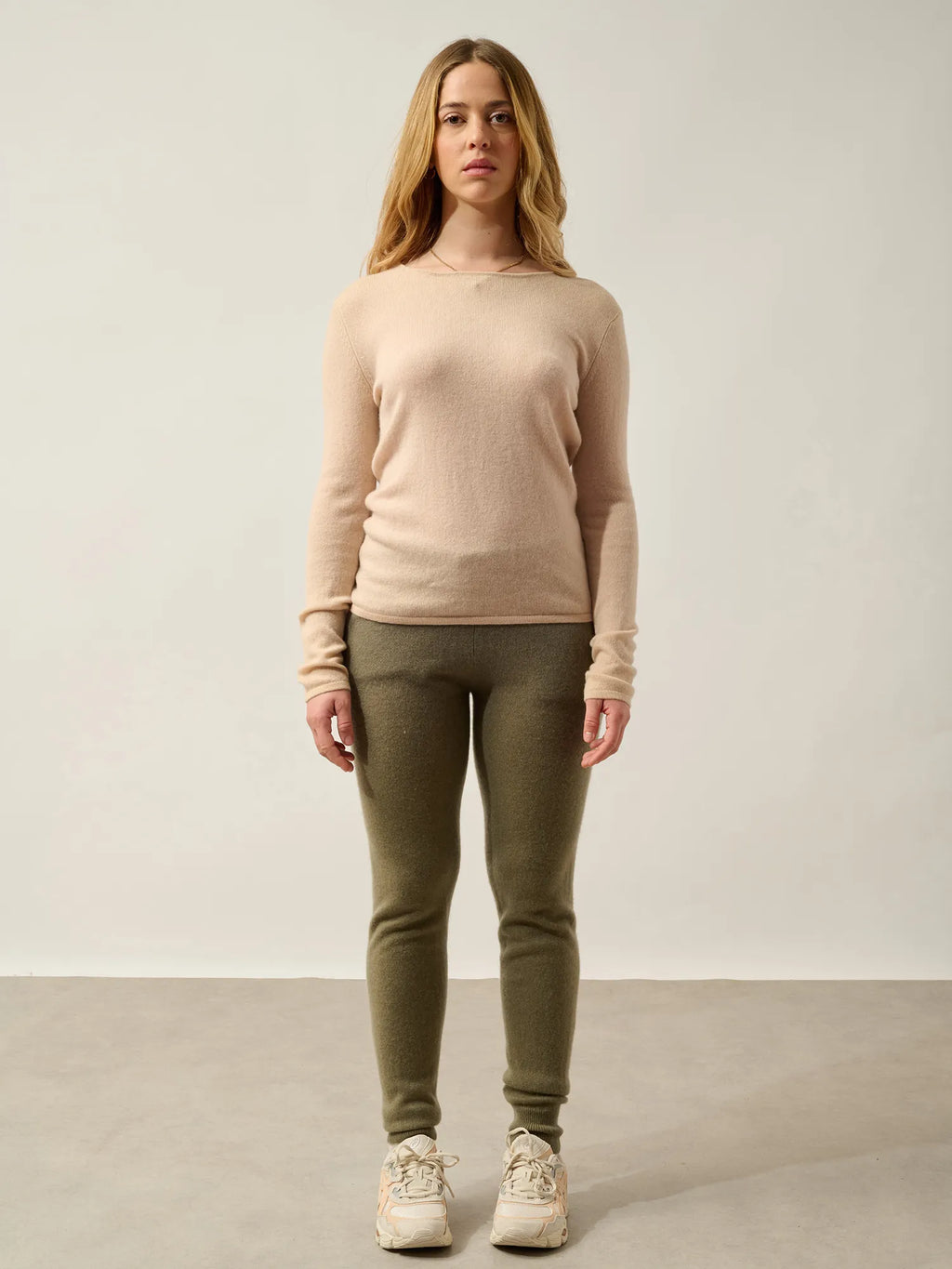 EPÉNA Sweater Crew Neck Beige