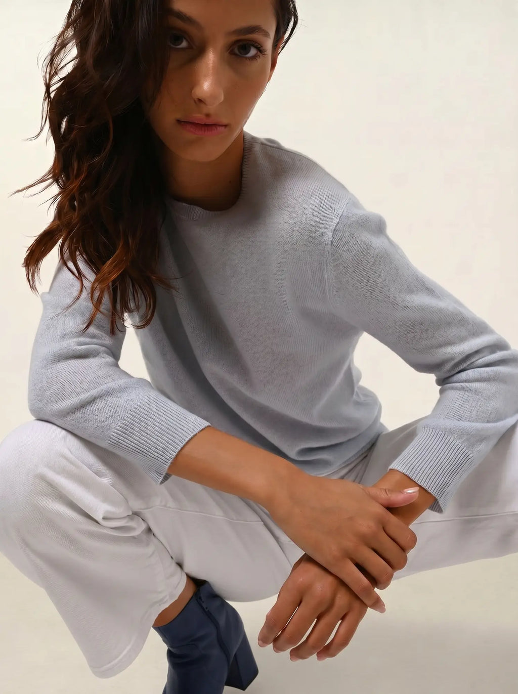 ESTARIS Sweater Crew Neck Buttoned Back Frost