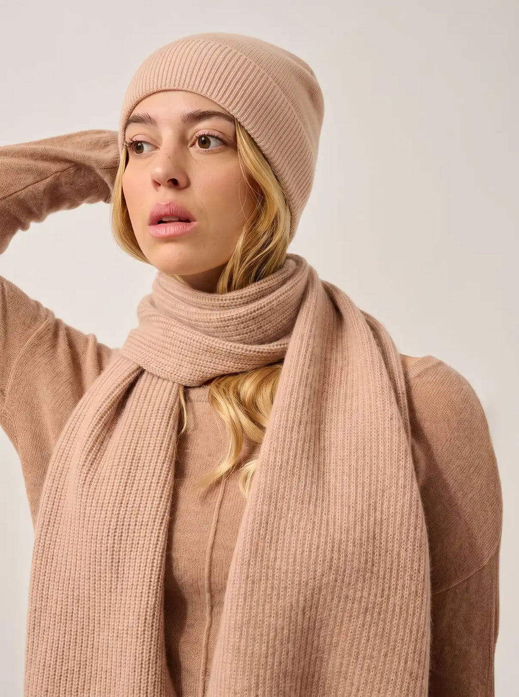 MANTI bonnet beige
