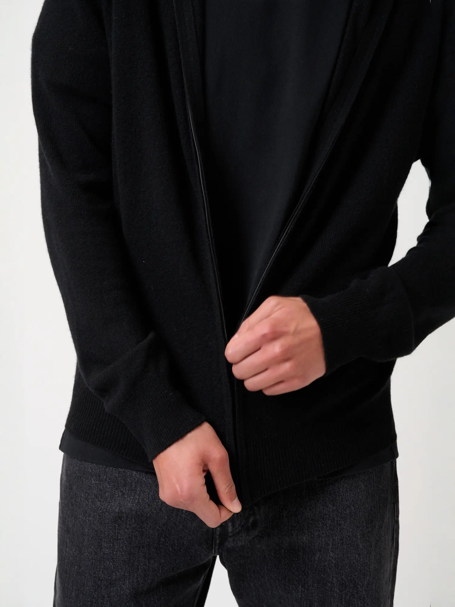 NEURRE gilet zippé capuche noir