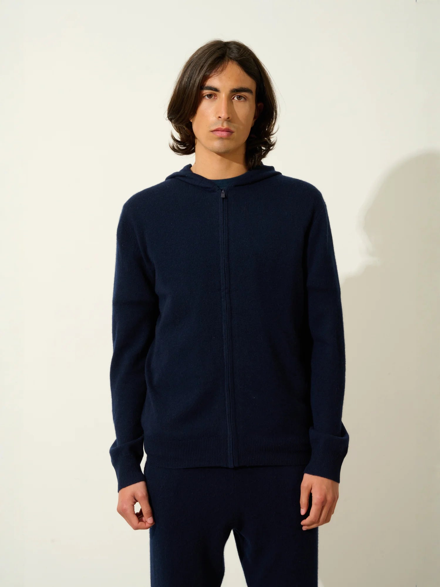 NEURRE gilet zippé capuche bleu marine