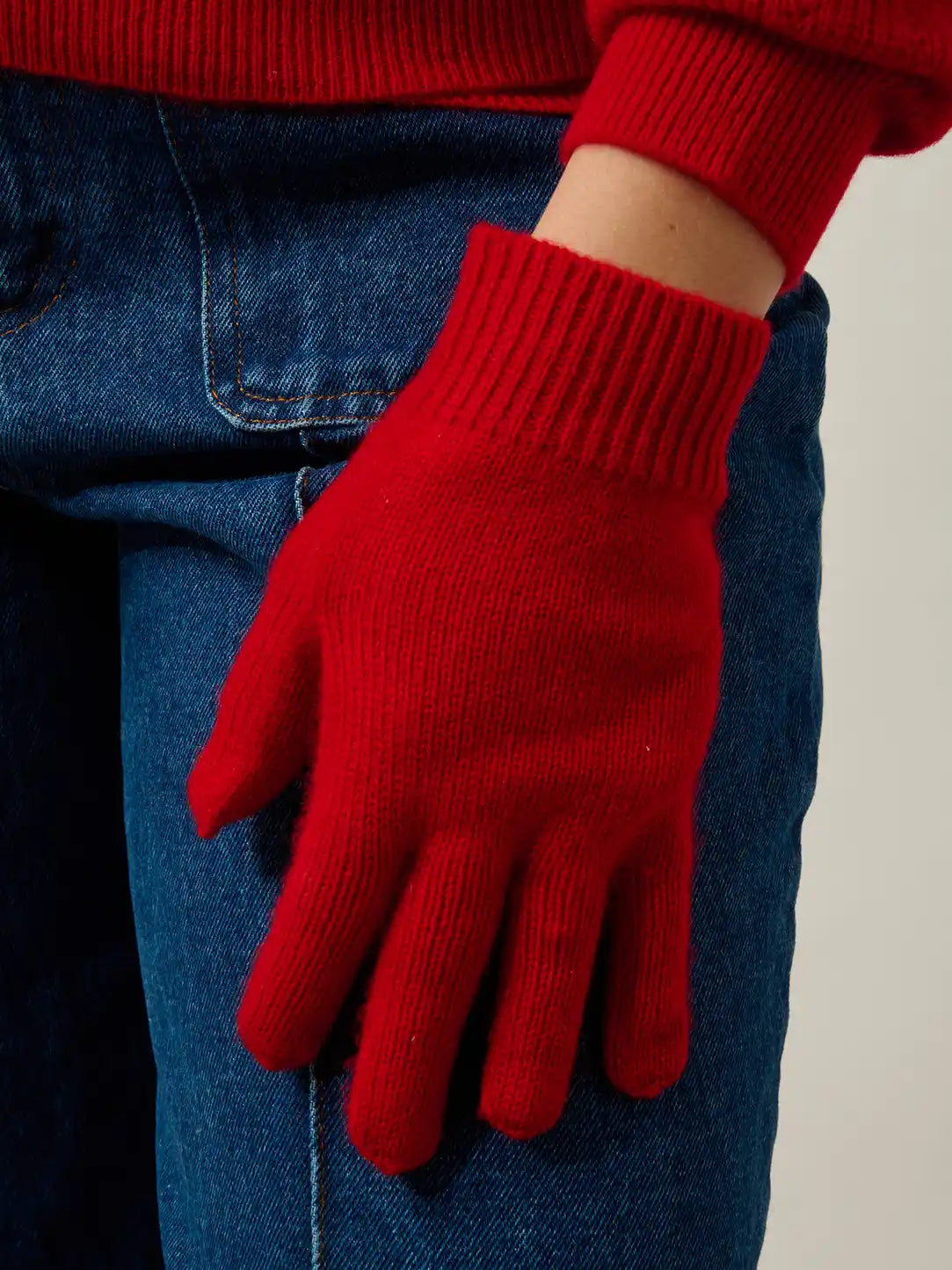 ROC gloves 4 ply red