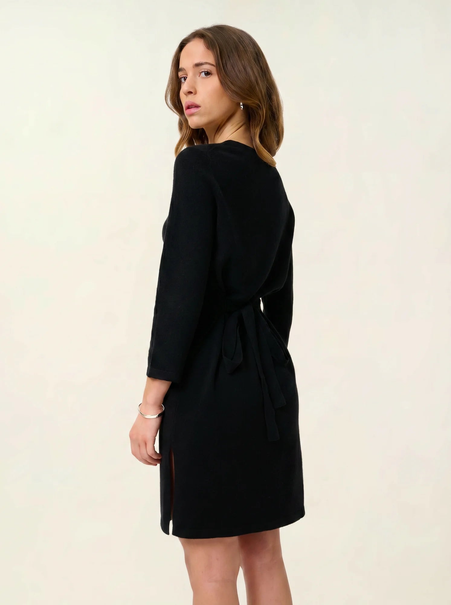 CONISTON robe col rond avec ceinture noir