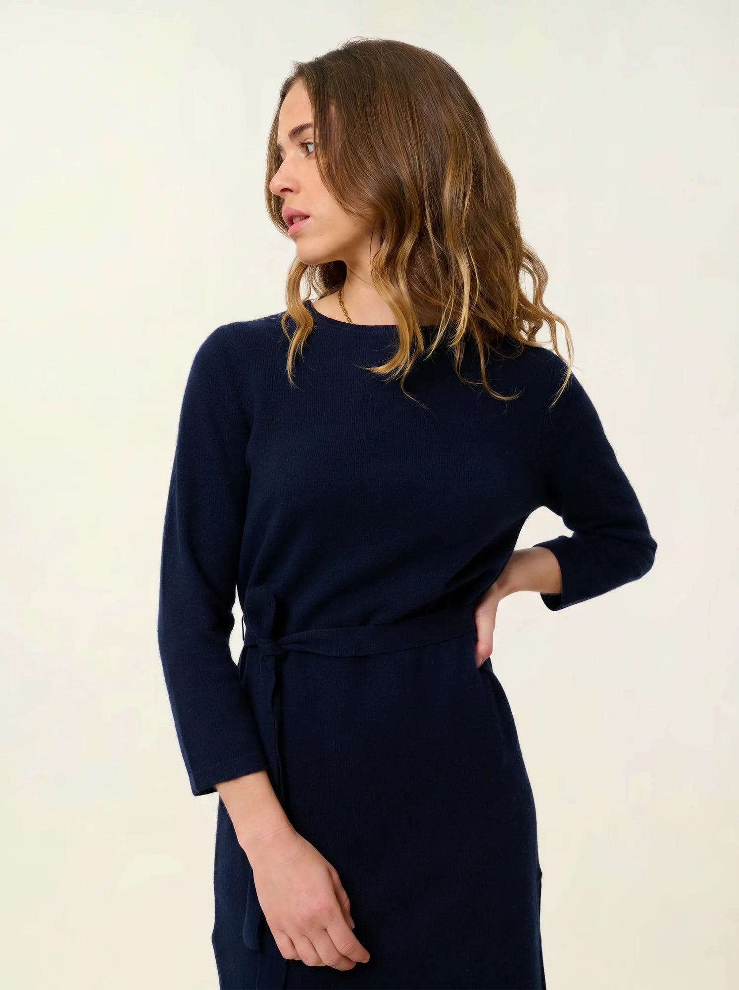 CONISTON kleid rundhalsausschnitt mit gürtel marineblau