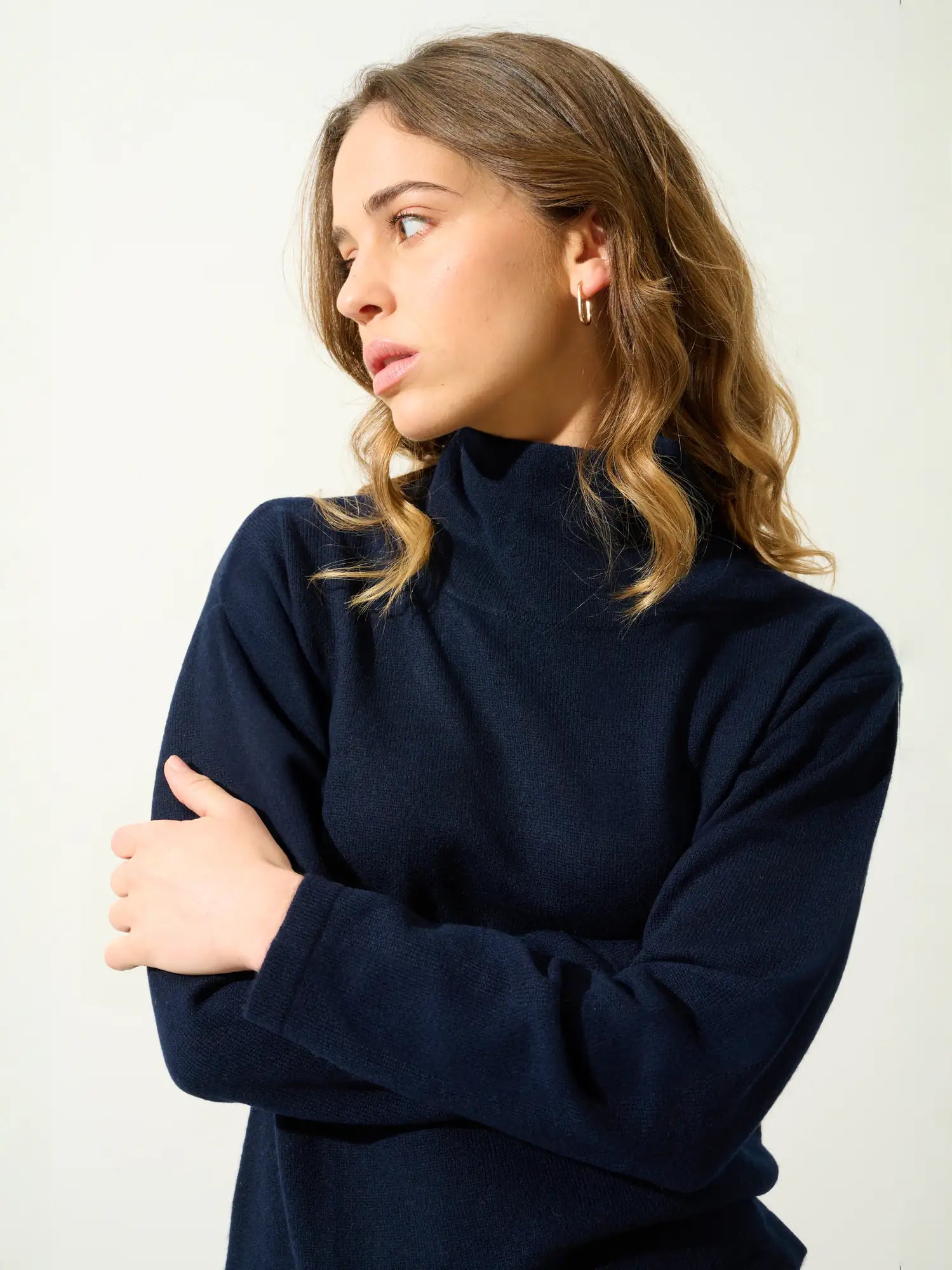 CHEVIOT pull col montant bénitier bleu marine