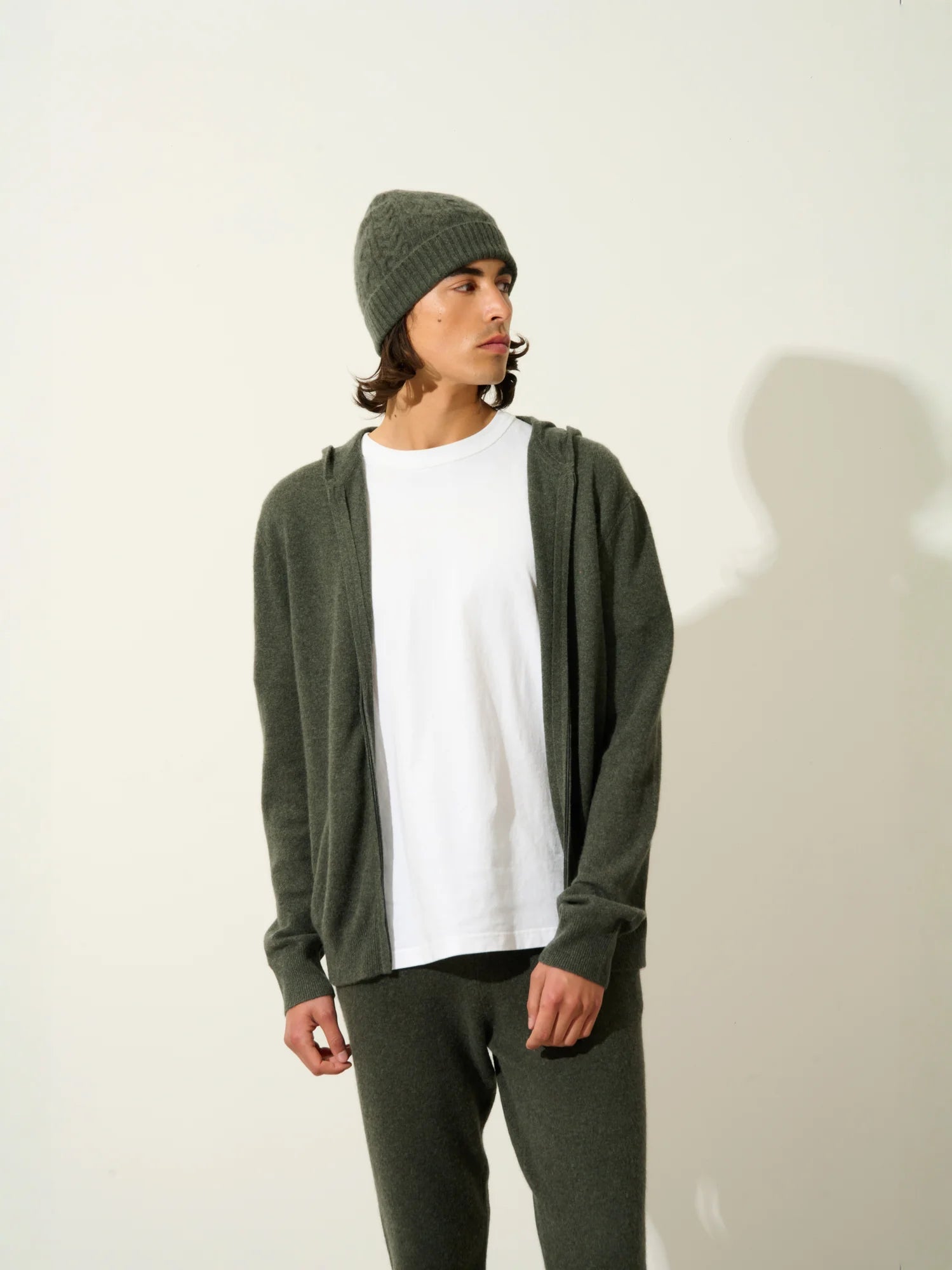 NEURRE gilet zippé capuche kaki chiné