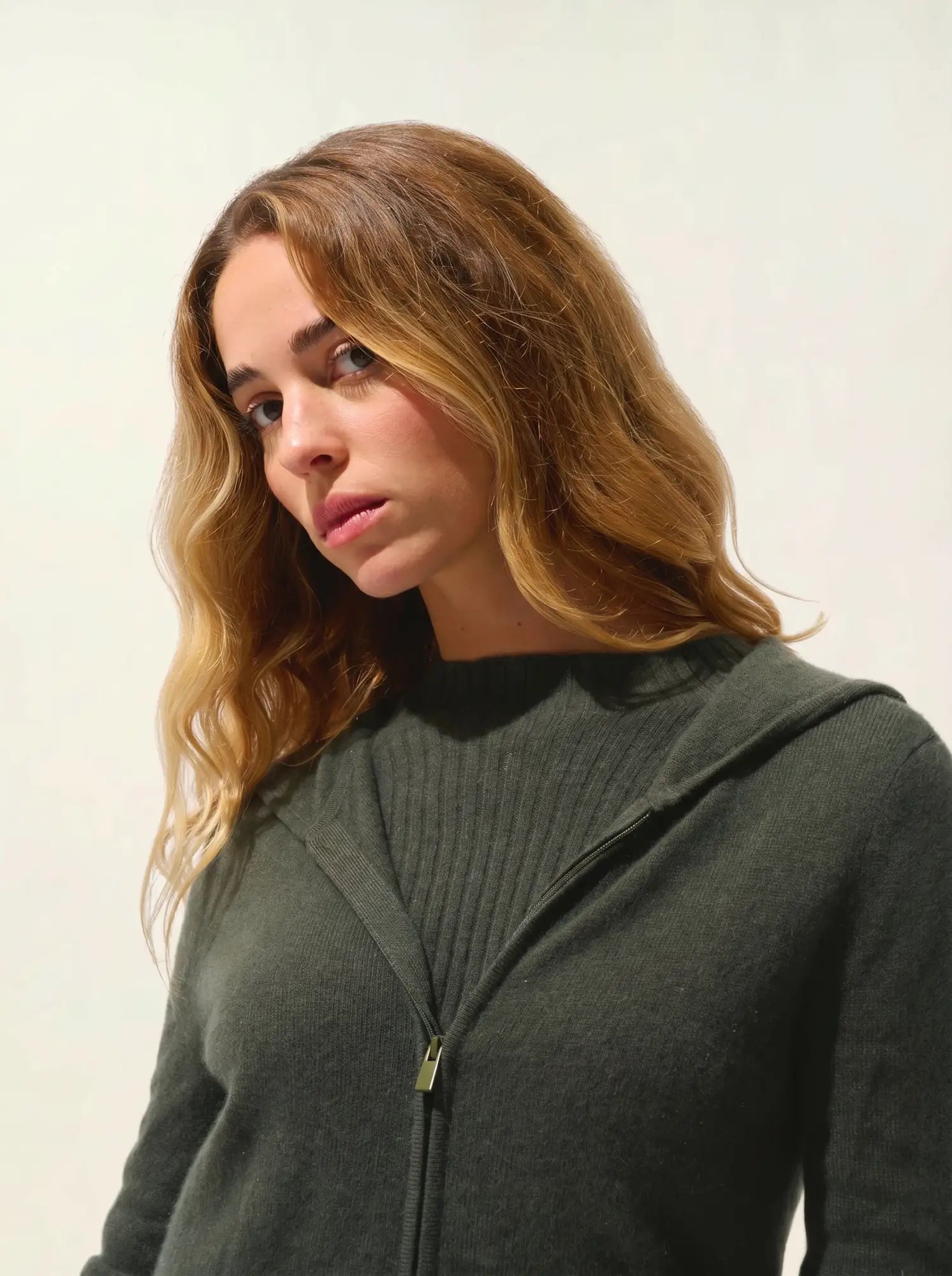COLOMBIS gilet zippé capuche kaki