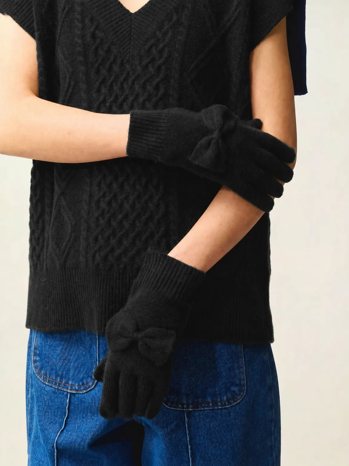 MILO Gloves 4 Ply Black