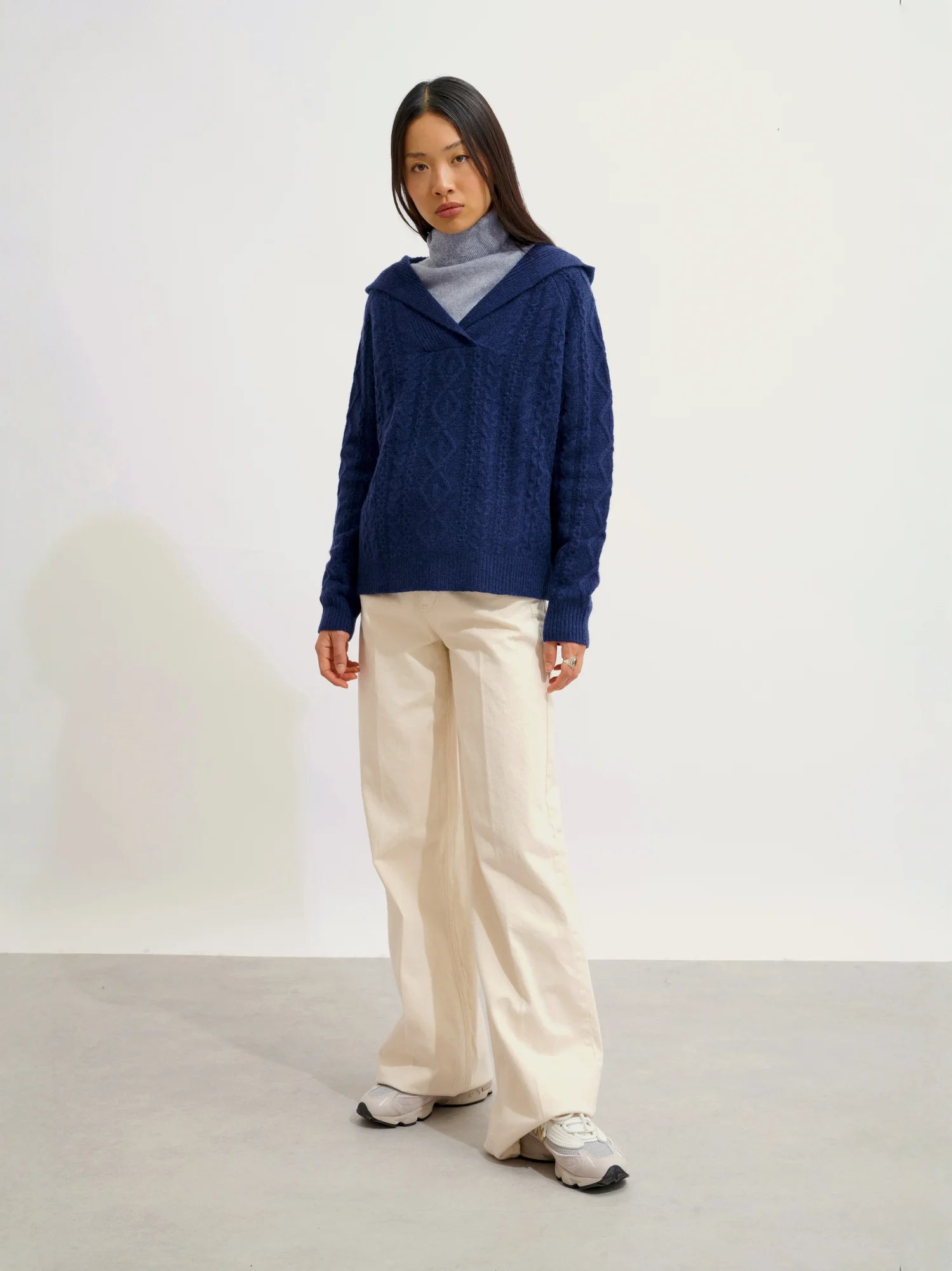 KHANDRO sweater hooded 6 ply midnight blue