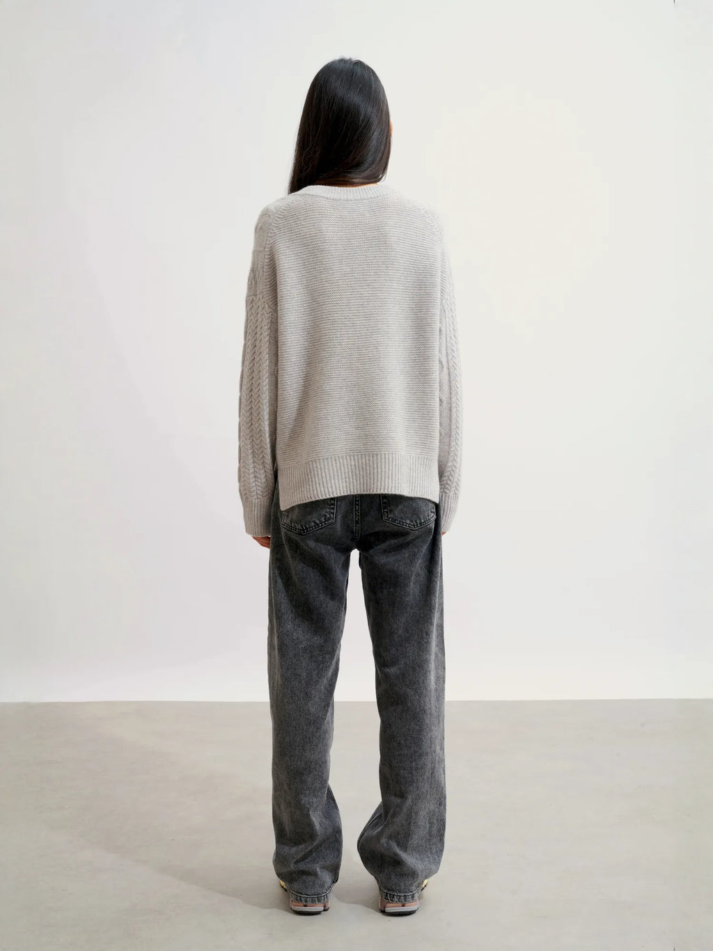 JAMPA sweater crew neck side slits 6 ply light heather grey