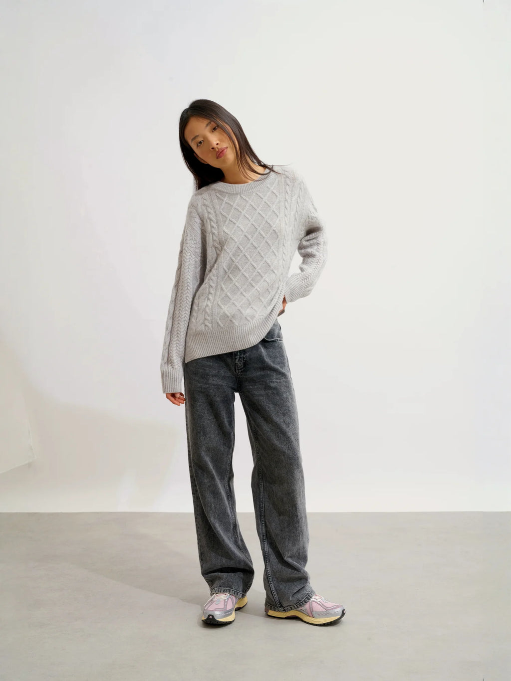 JAMPA sweater crew neck side slits 6 ply light heather grey