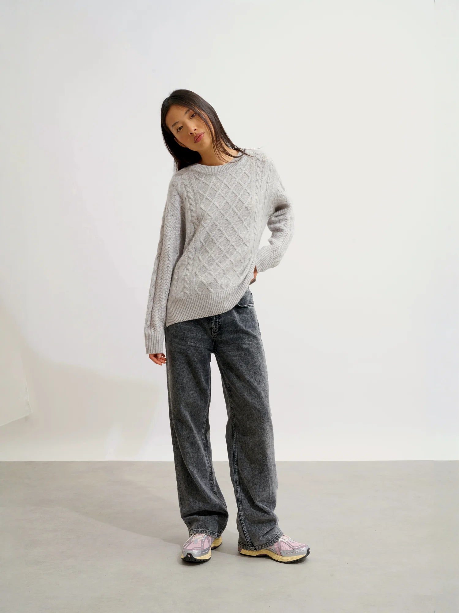 JAMPA sweater crew neck side slits 6 ply light heather grey