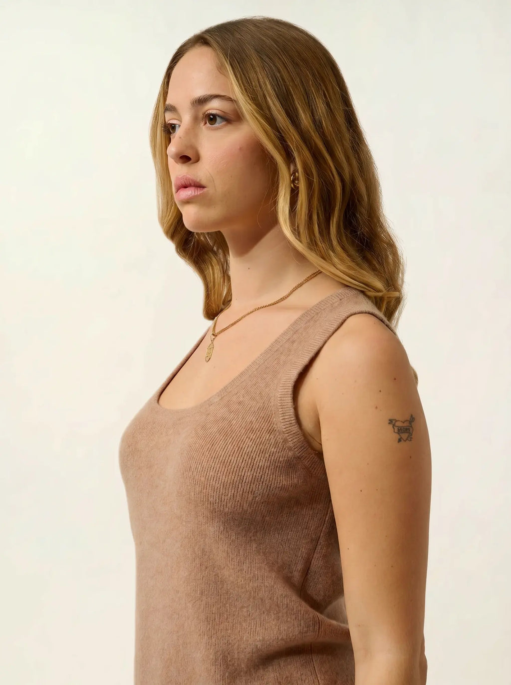 BOBBY Top U-Ausschnitt Camel meliert