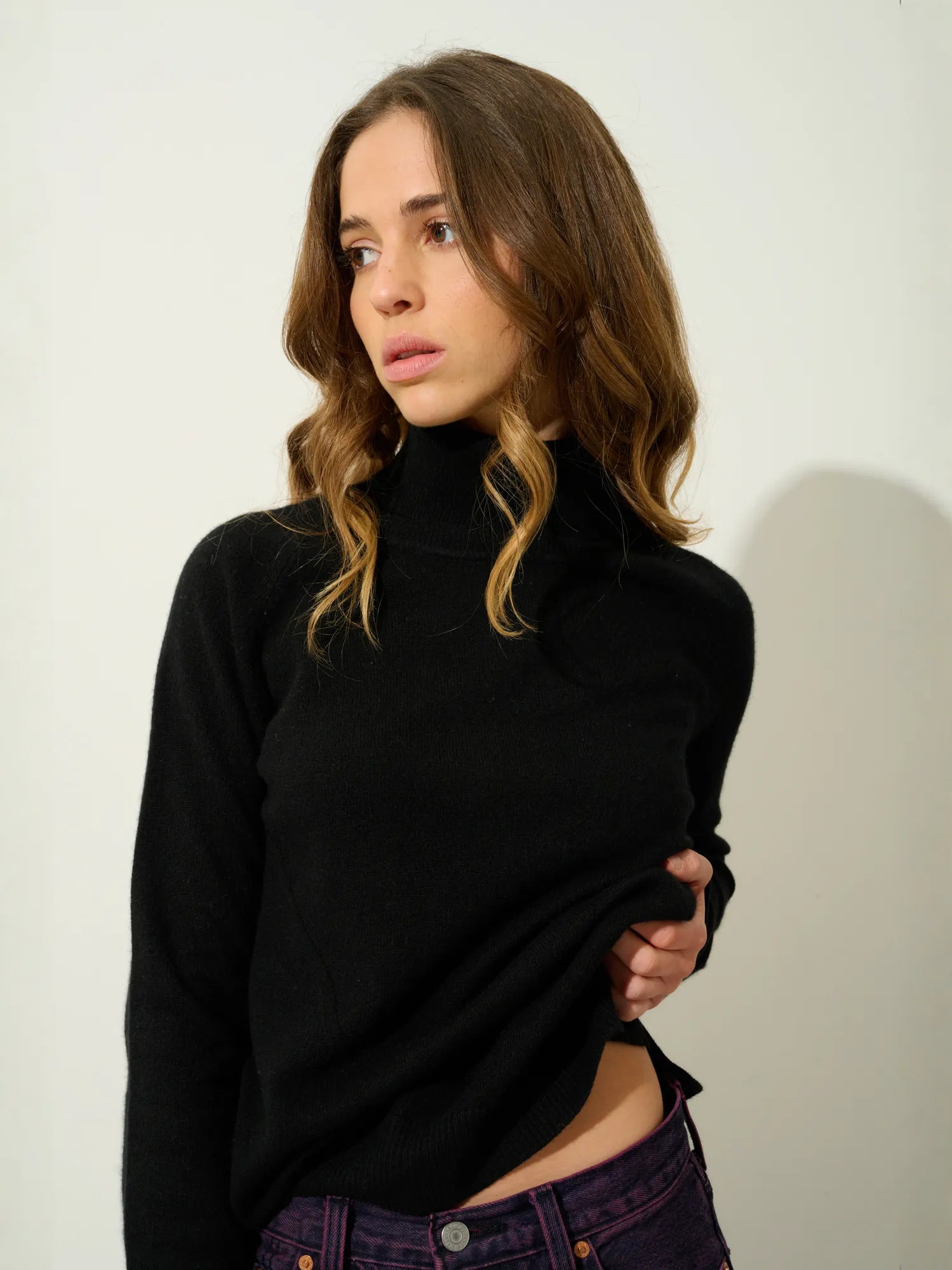 MADELINE pull col roulé noir