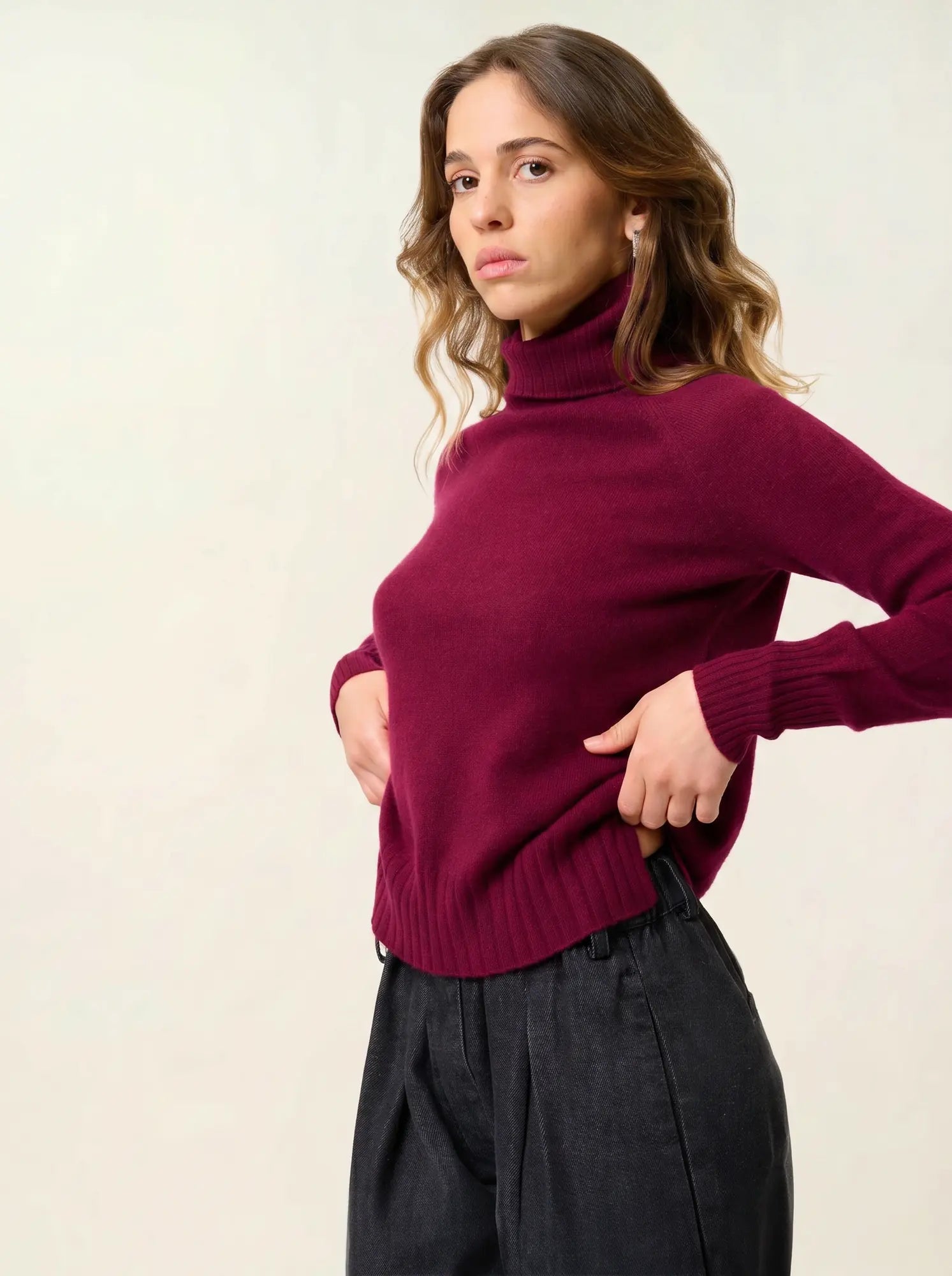 CASSY pull col roulé bordeaux