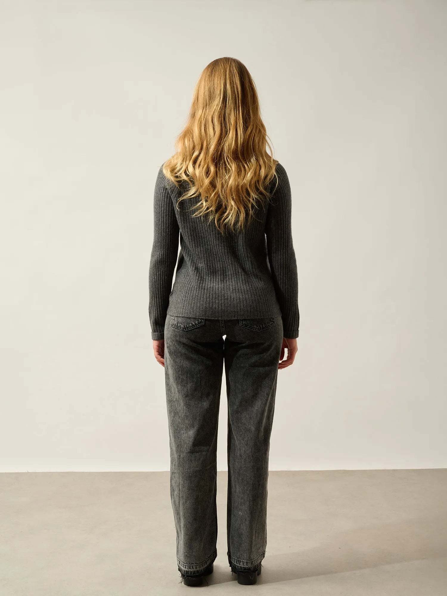 ASSIA pull col montant boutons poignets anthracite chiné