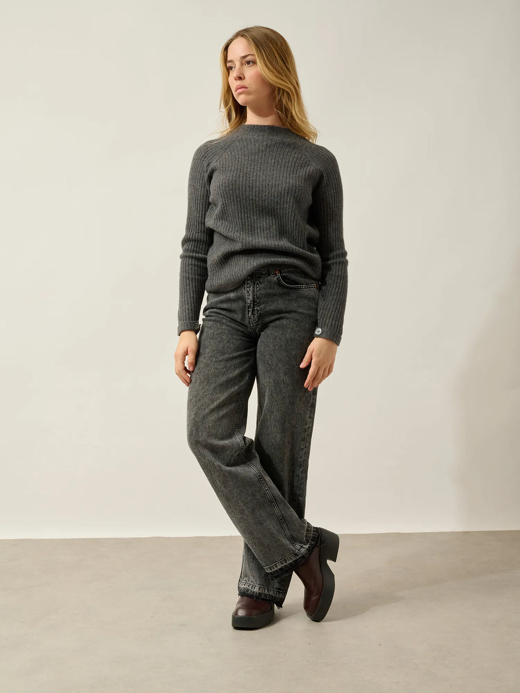 ASSIA pull col montant boutons poignets anthracite chiné