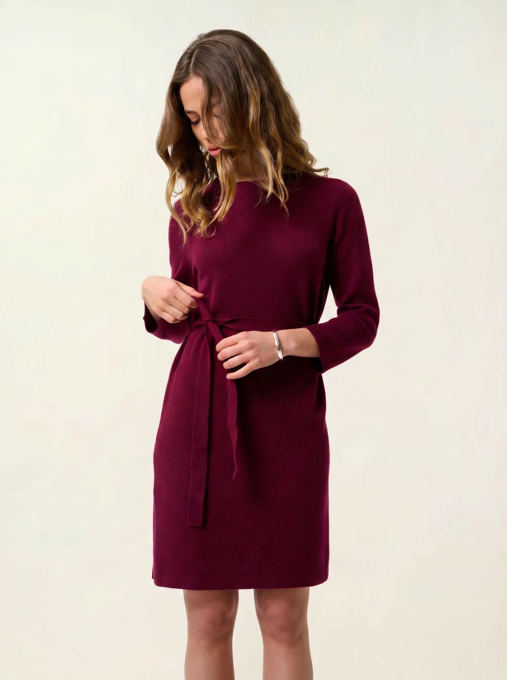 CONISTON robe col rond avec ceinture bordeaux