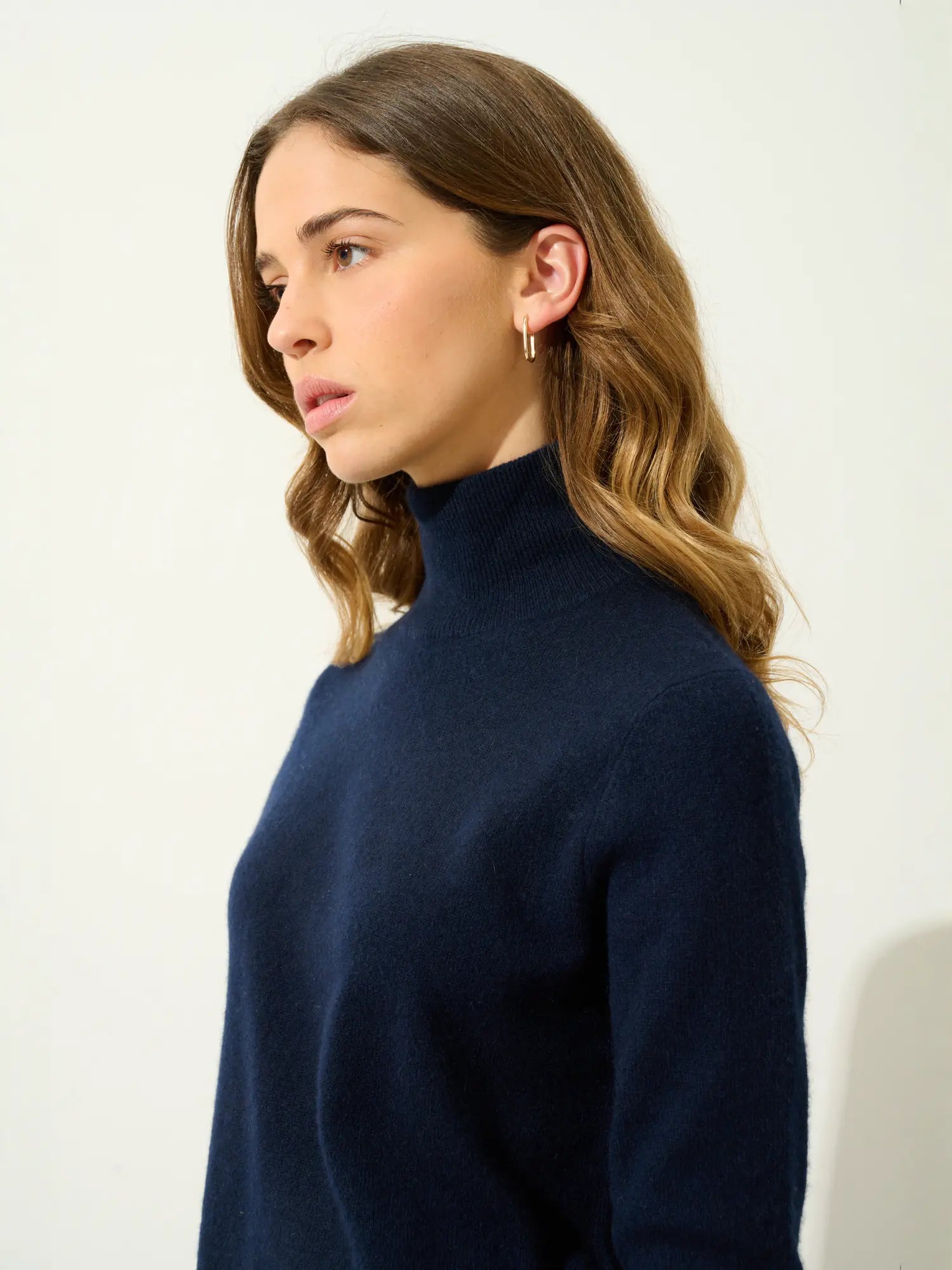 EILEEN pull col montant bleu marine