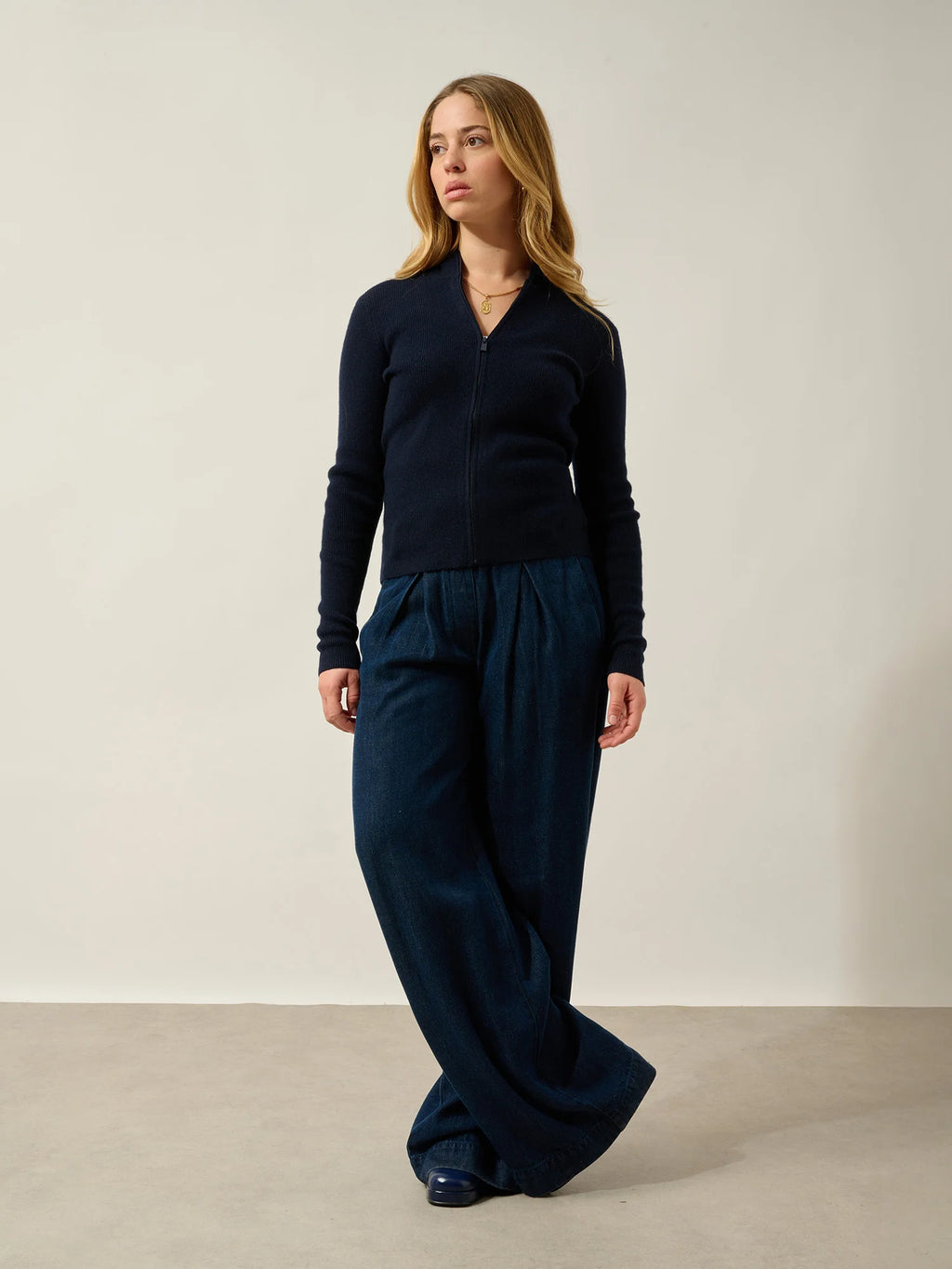 ALBERTE gilet zippé col montant bleu marine