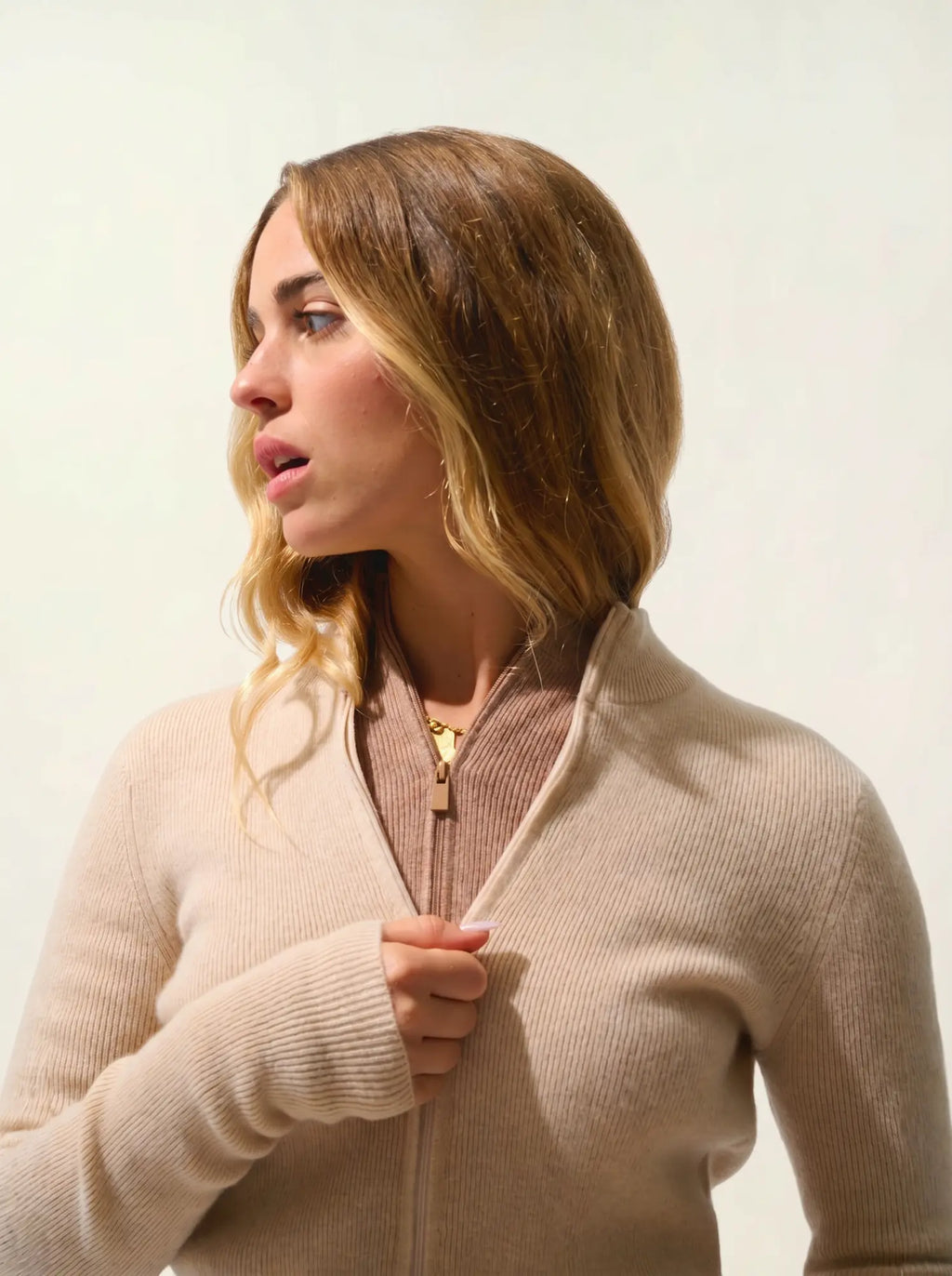 ALBERTE vest zipped mock neck sand