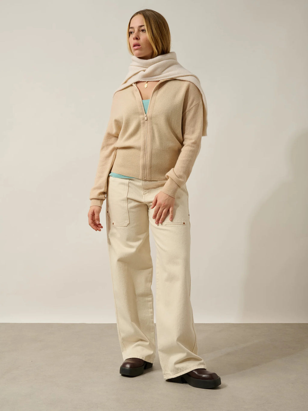 ANNELISE Gilet Zippé Col Camionneur Sable