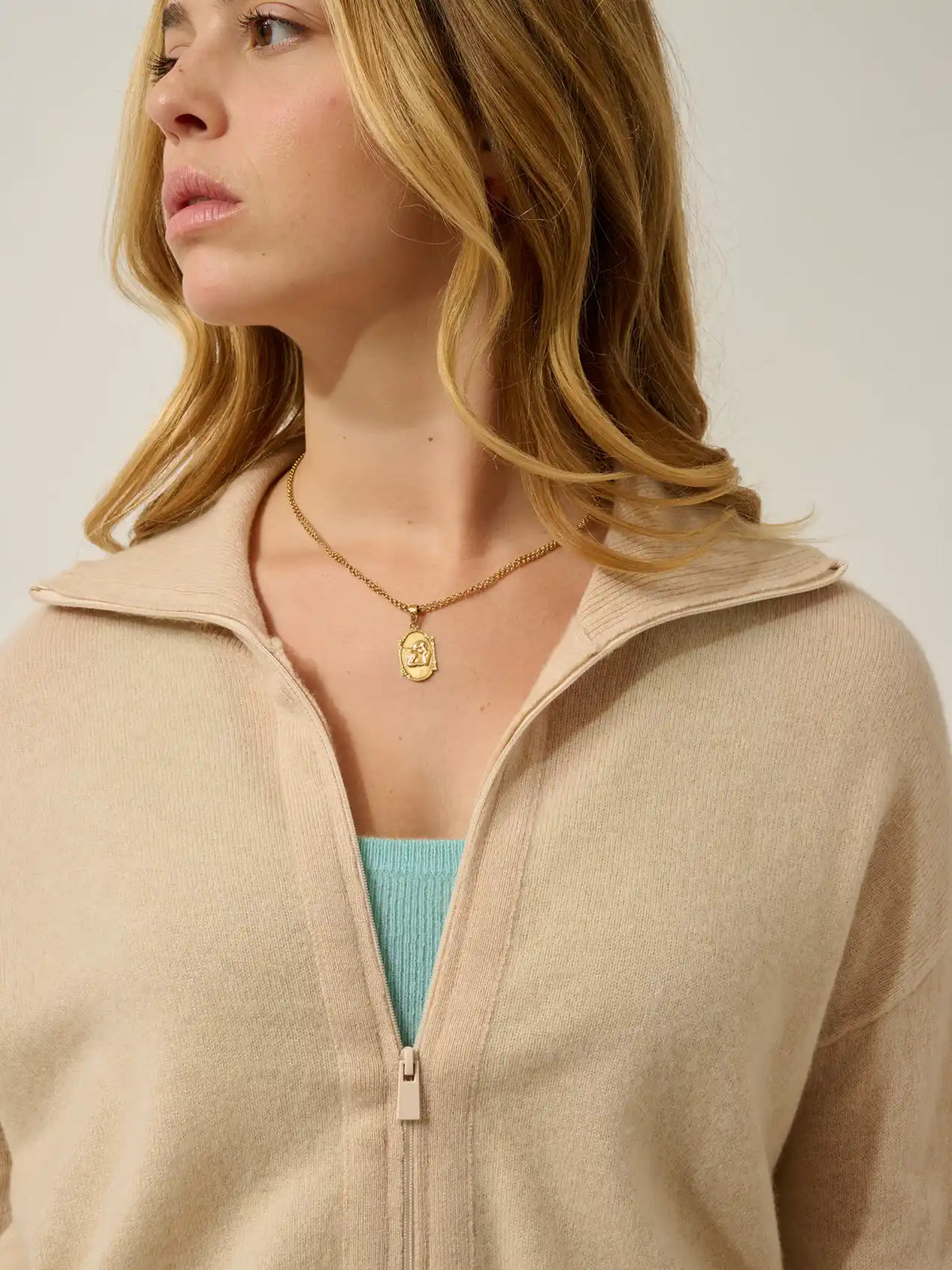 ANNELISE Gilet Zippé Col Camionneur Sable