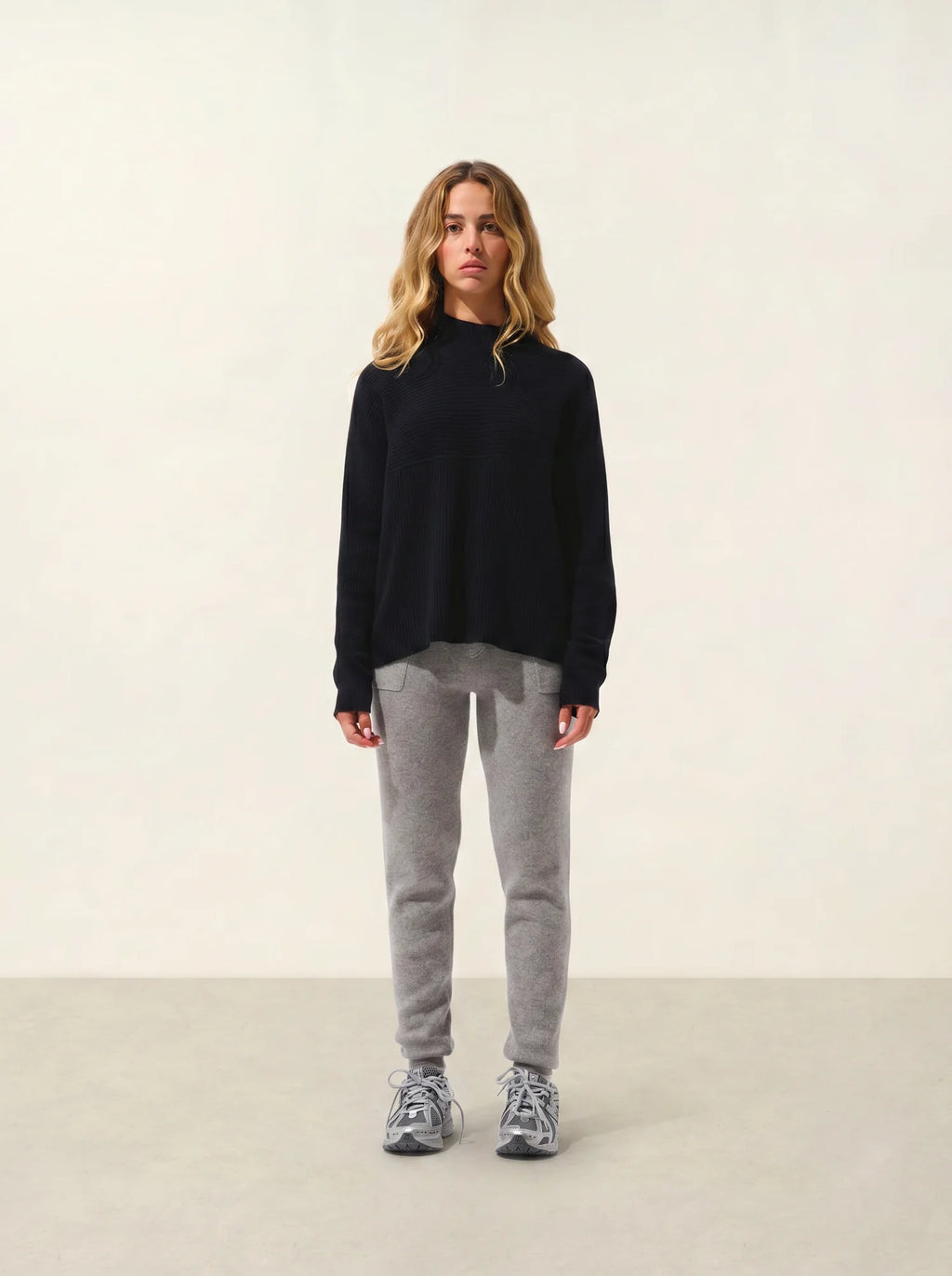 BENEDICTE pull col montant noir
