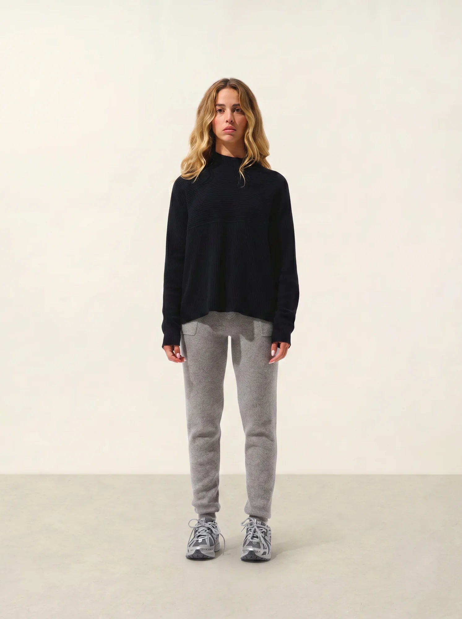 BENEDICTE pull col montant noir