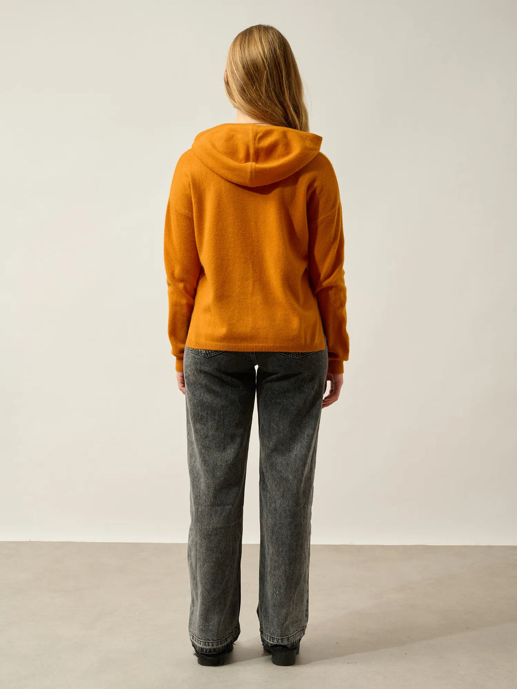 DORTE pullover mit kapuze ocker