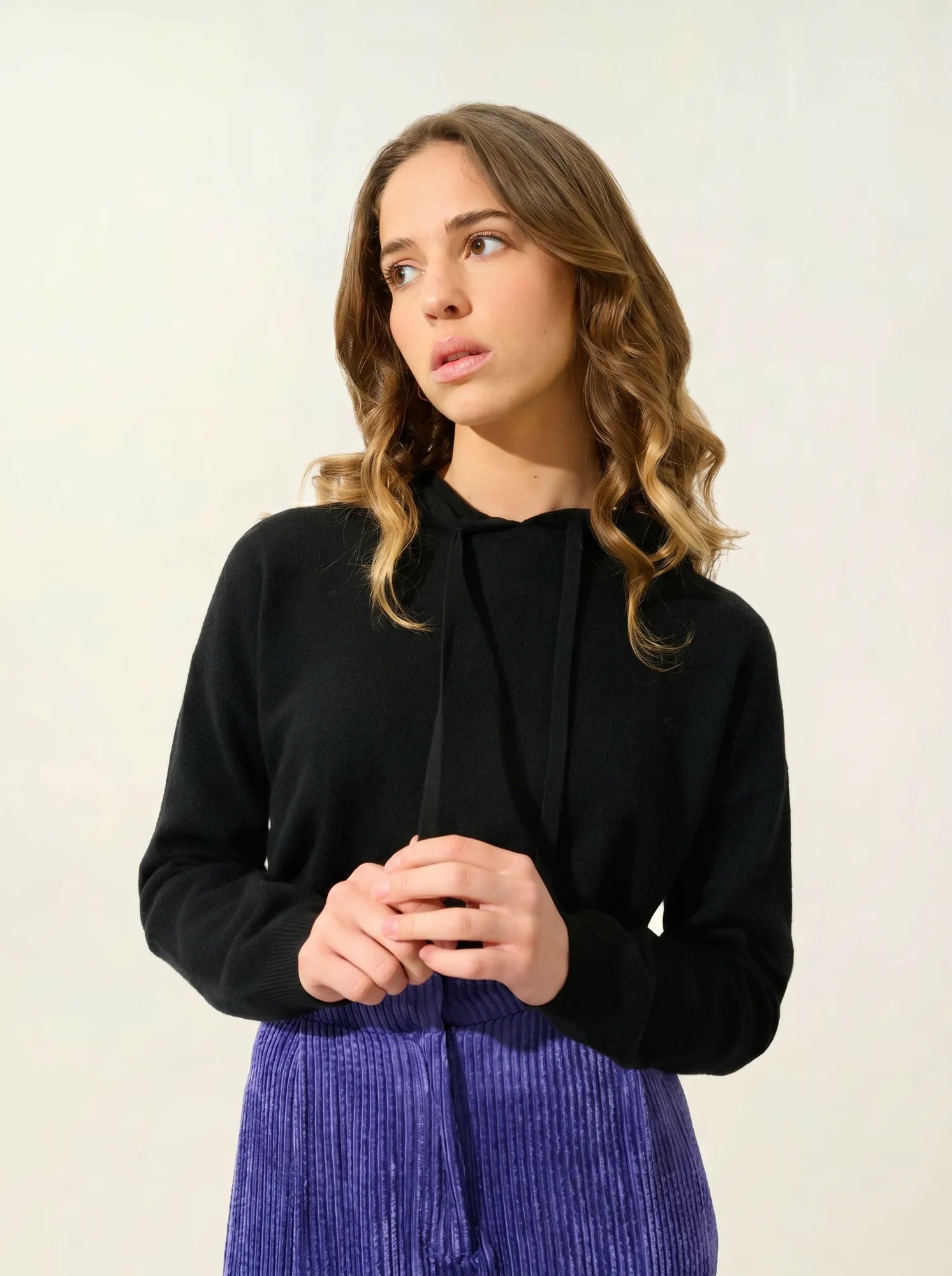 DORTE pullover mit kapuze schwarz