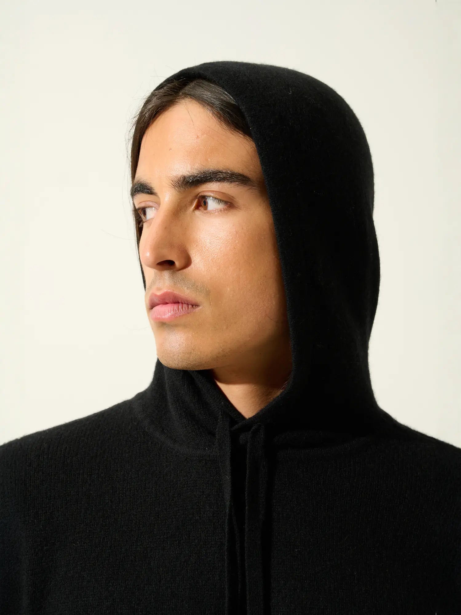 BENDT pull capuche 4 fils noir