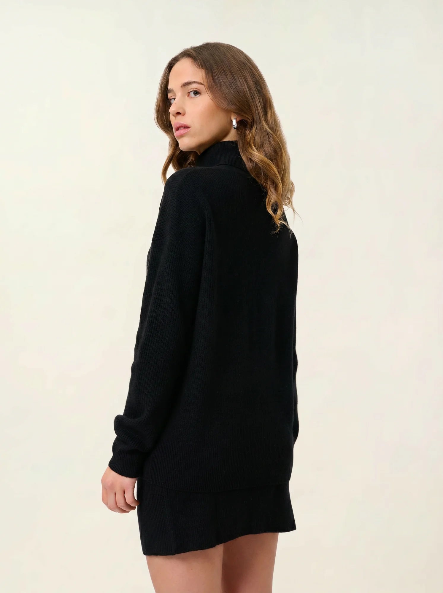 ROXANE pull col roulé noir