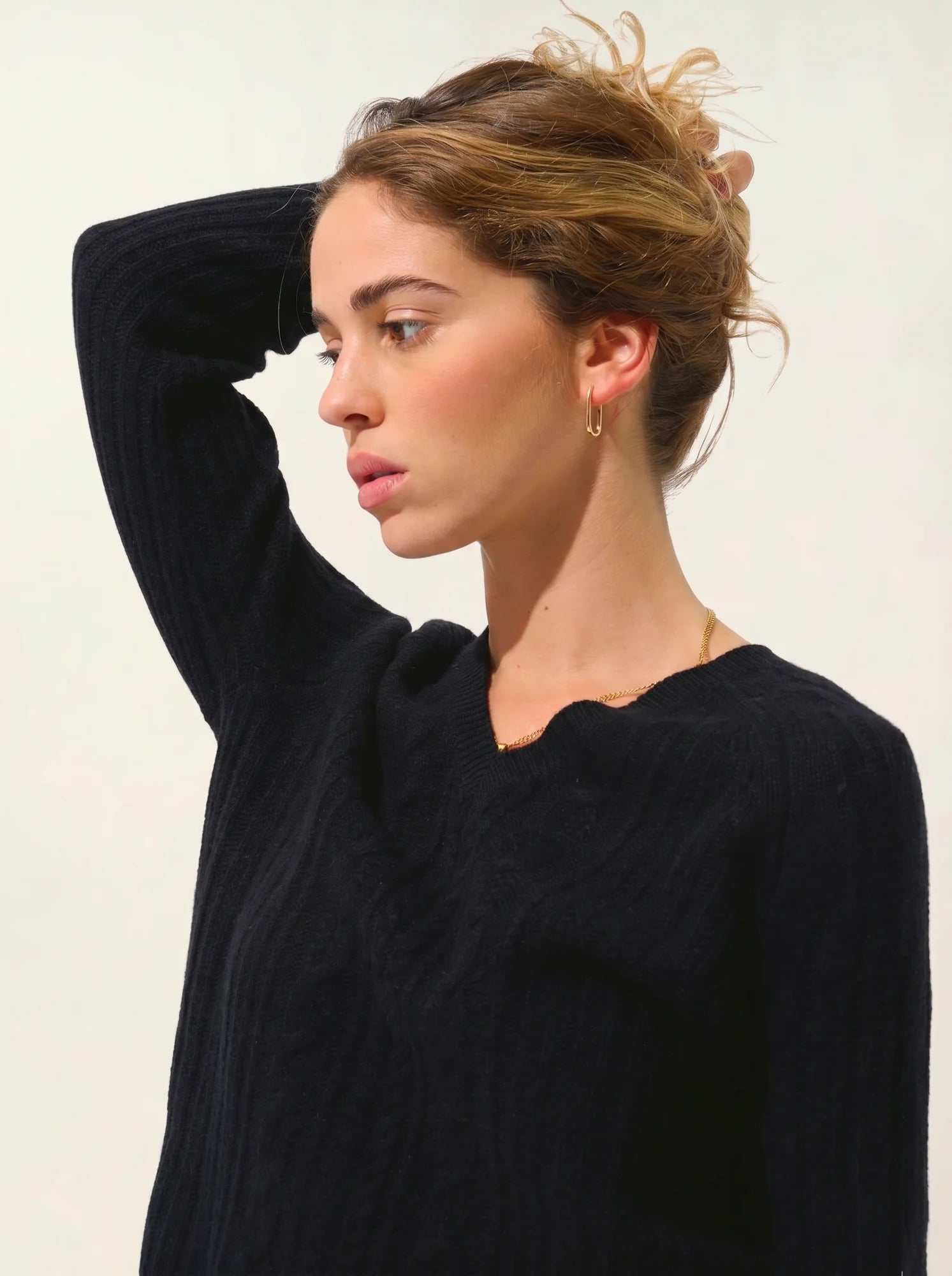 INDIRA sweater v-neck 6 ply black