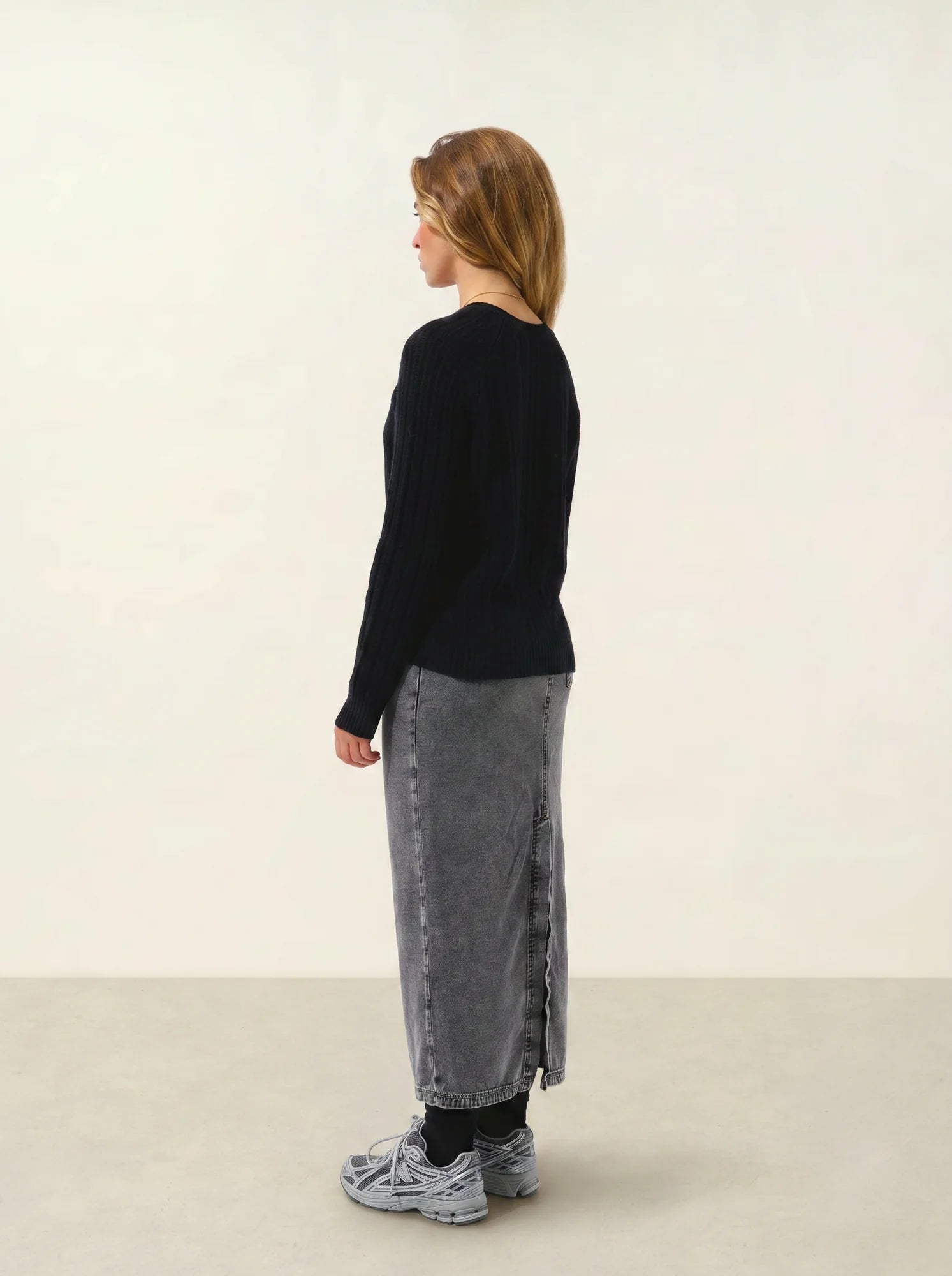 INDIRA sweater v-neck 6 ply black