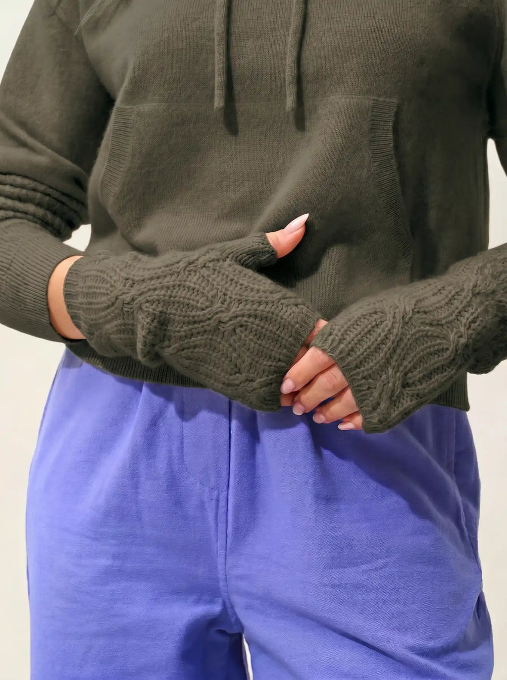 IRIS fingerless gloves 6 ply khaki