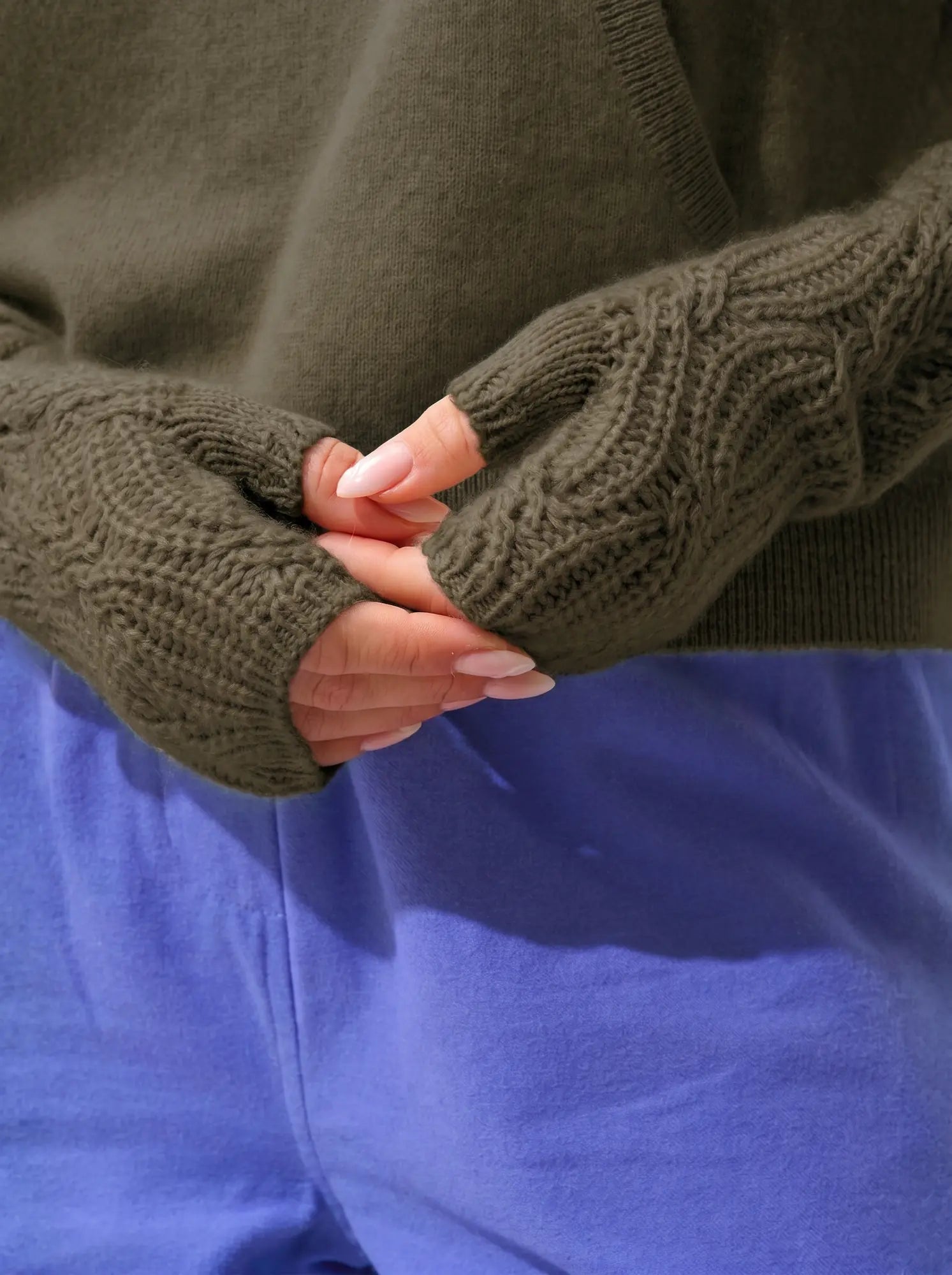 IRIS fingerless gloves 6 ply khaki