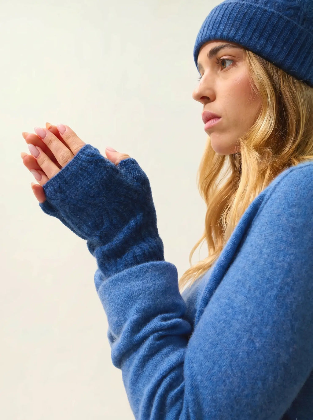 IRIS fingerless gloves 6 ply heather ocean