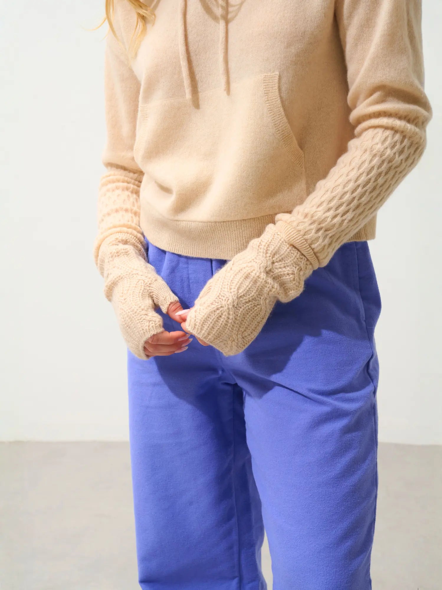 IRIS fingerless gloves 6 ply sand