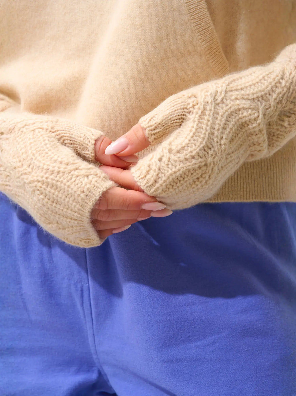 IRIS fingerless gloves 6 ply sand