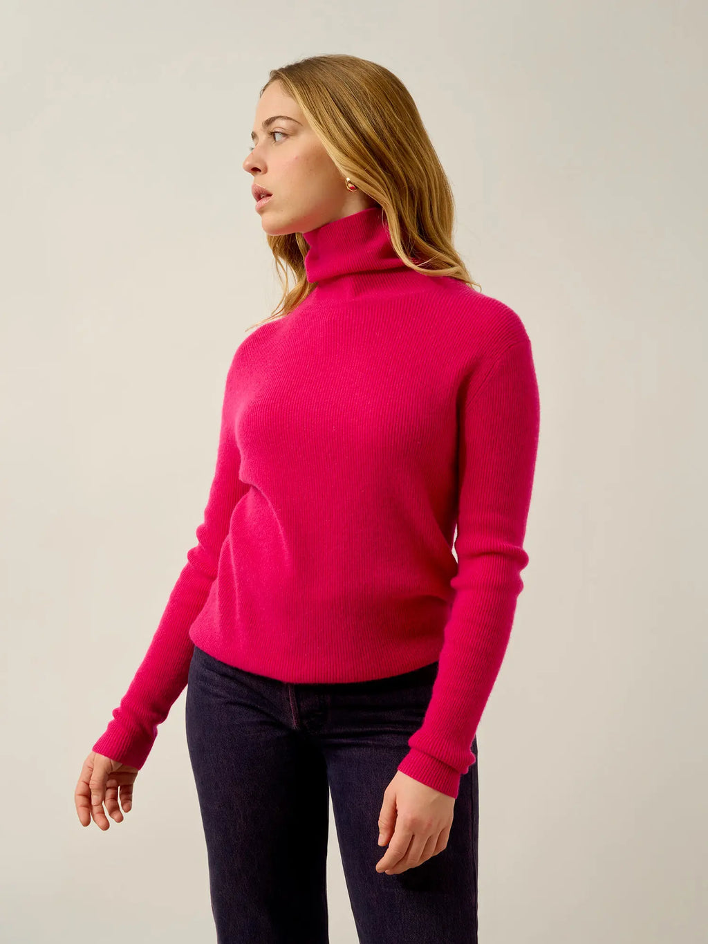 SUZIE pull col roulé fuchsia