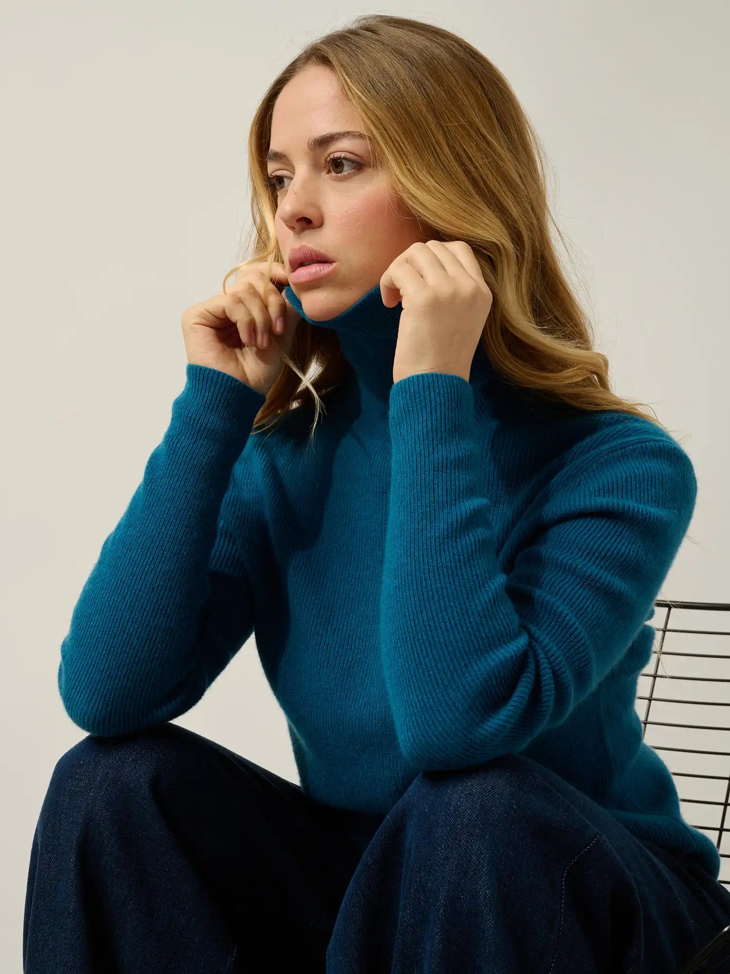 SUZIE sweater turtleneck peacock
