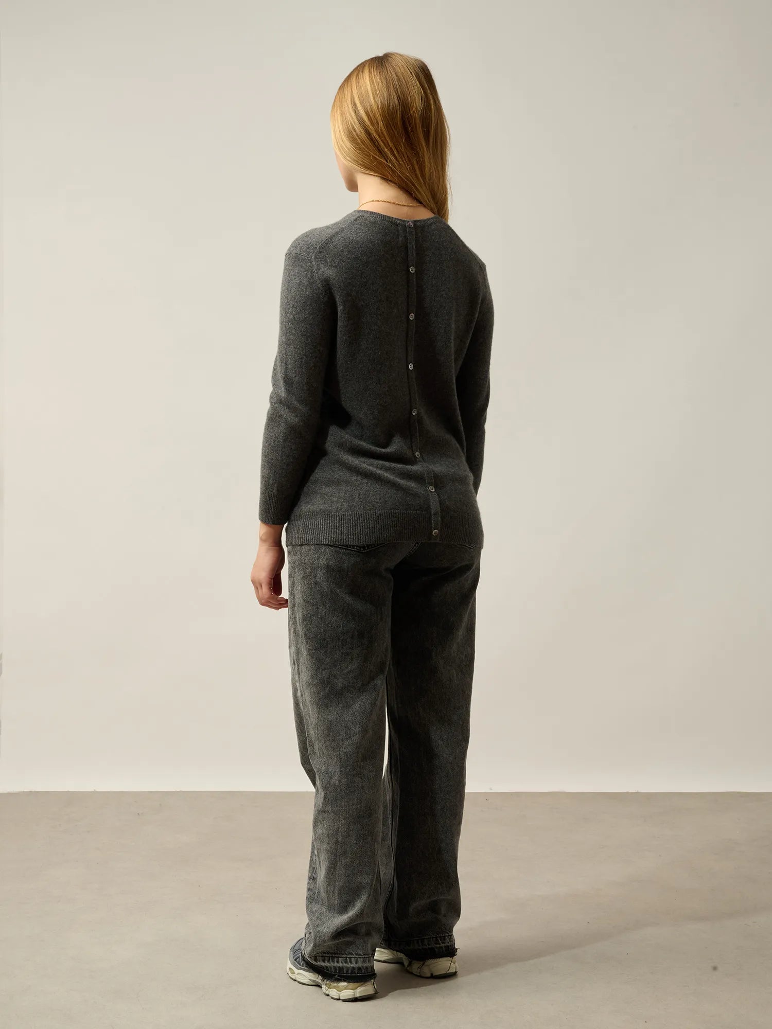 ESTARIS Sweater Crew Neck Buttoned Back Heather Charcoal