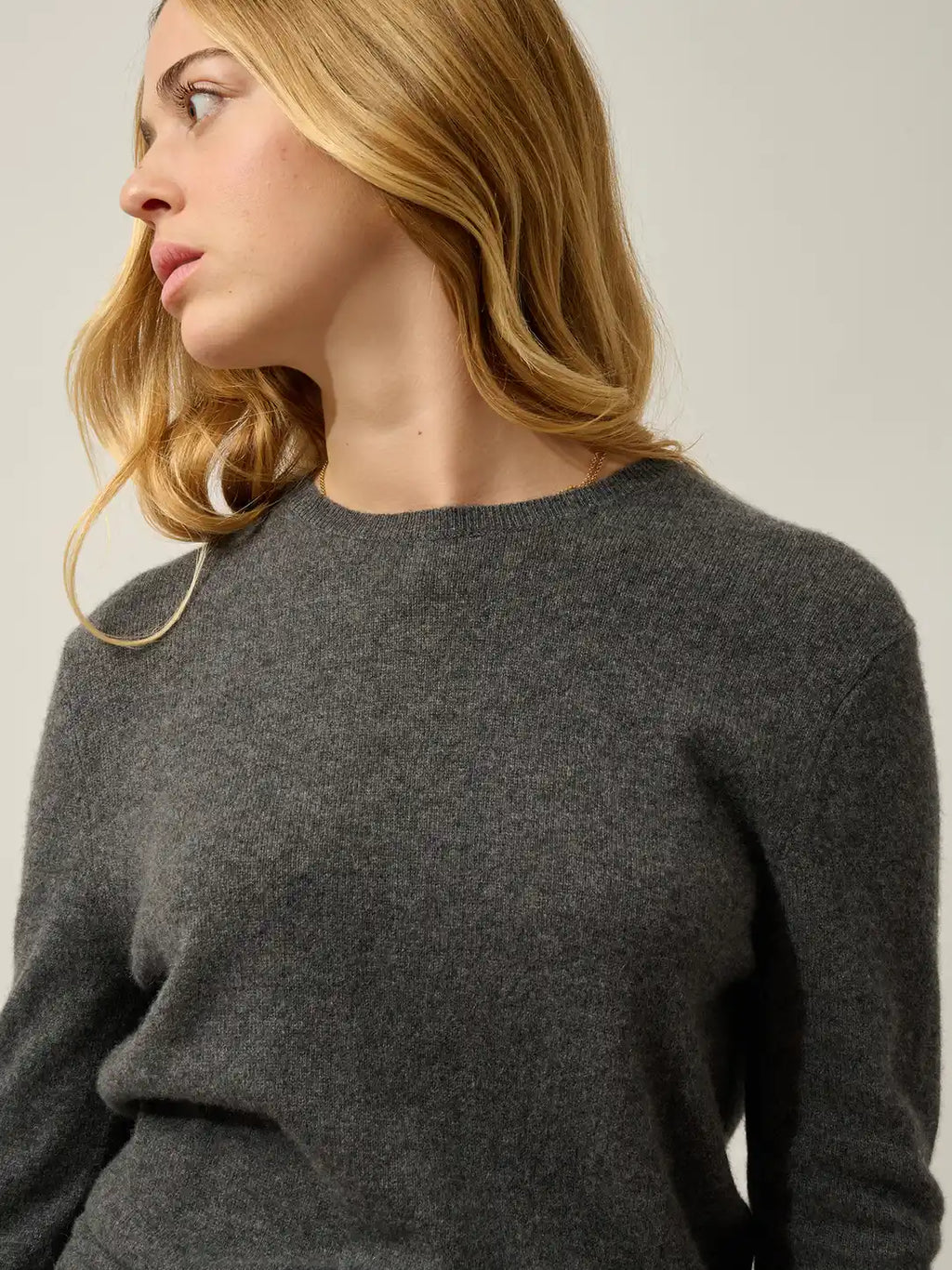 ESTARIS Sweater Crew Neck Buttoned Back Heather Charcoal