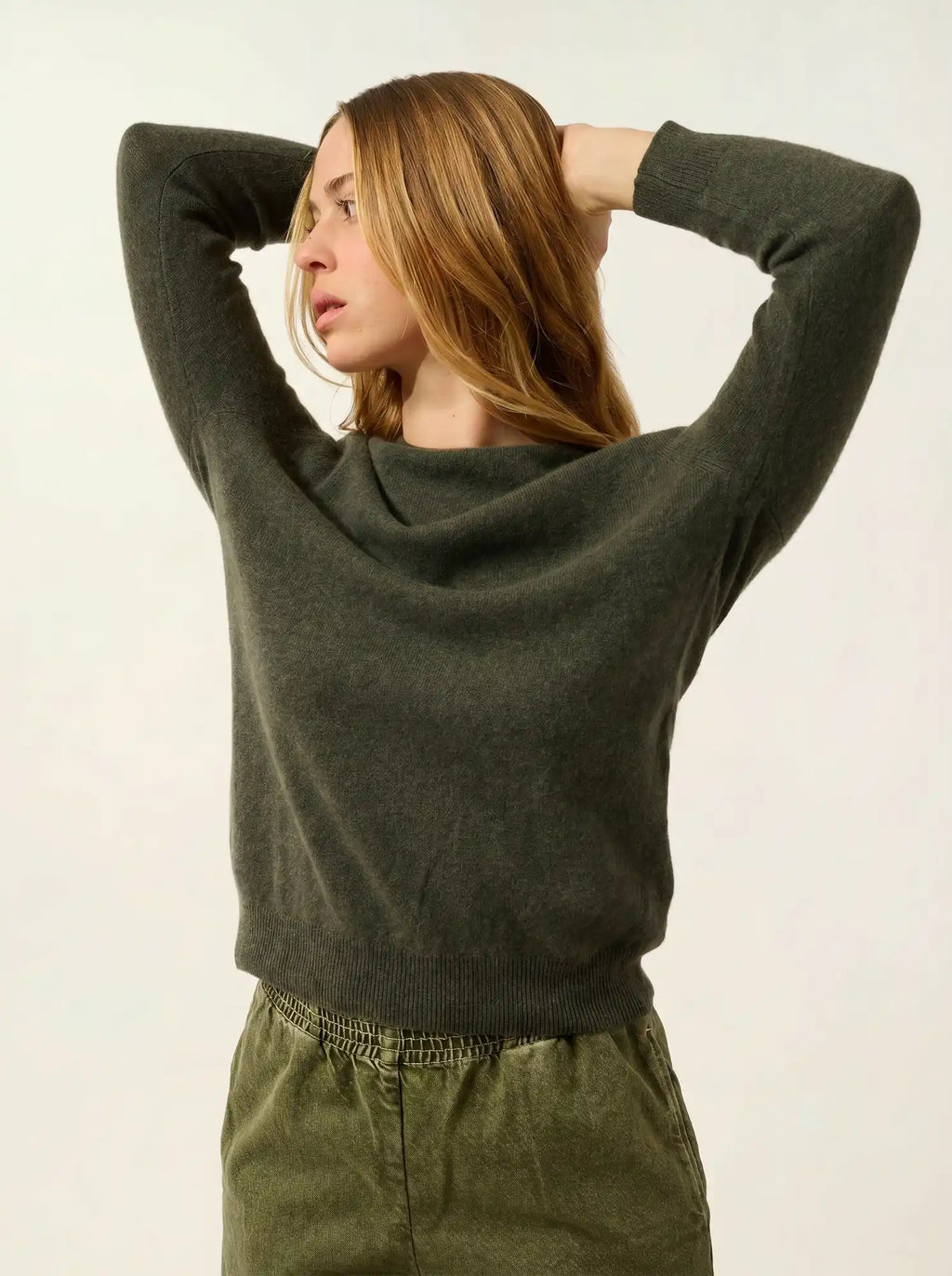 ESTARIS Sweater Crew Neck Buttoned Back Heather Khaki